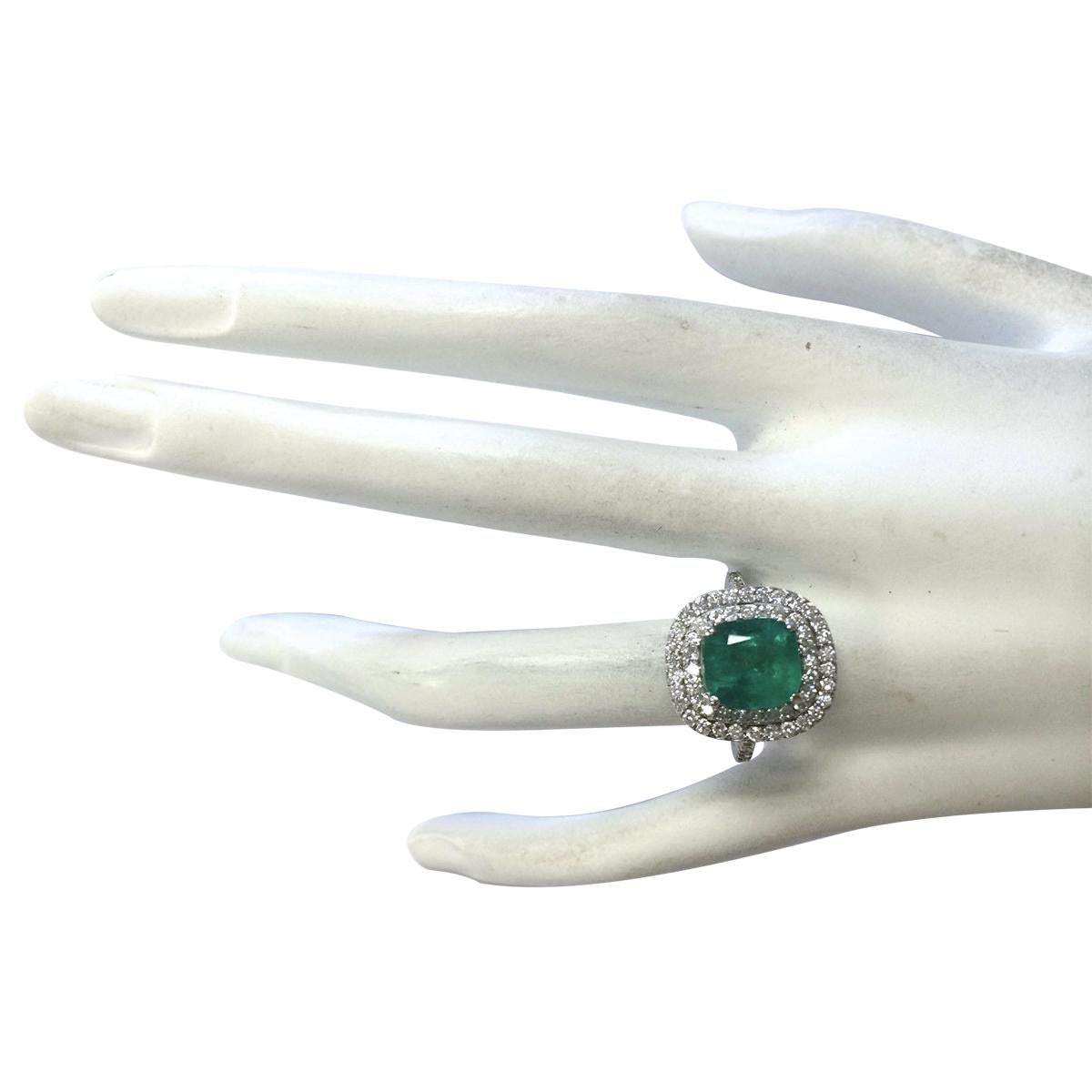 Natural Emerald Diamond Ring In 14 Karat White Gold  In New Condition For Sale In Los Angeles, CA