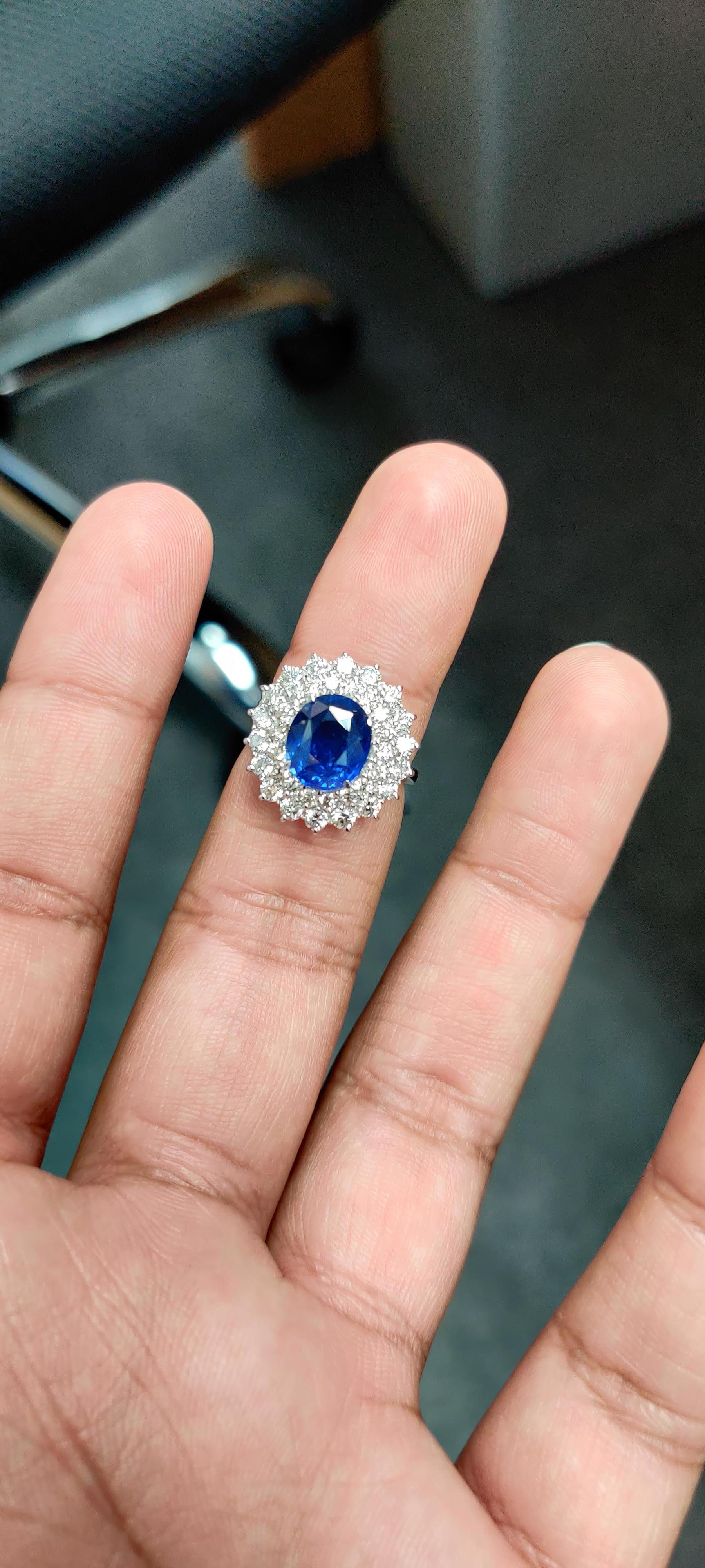 Art Deco 3.74 Carat Sri Lanka Blue Sapphire Diamond Ring in 18K Gold