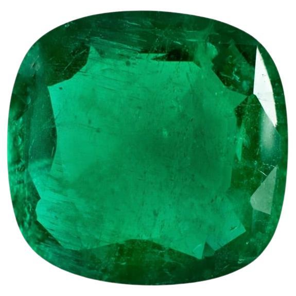 3.74 carats Cushion Zambian Emerald in vendita