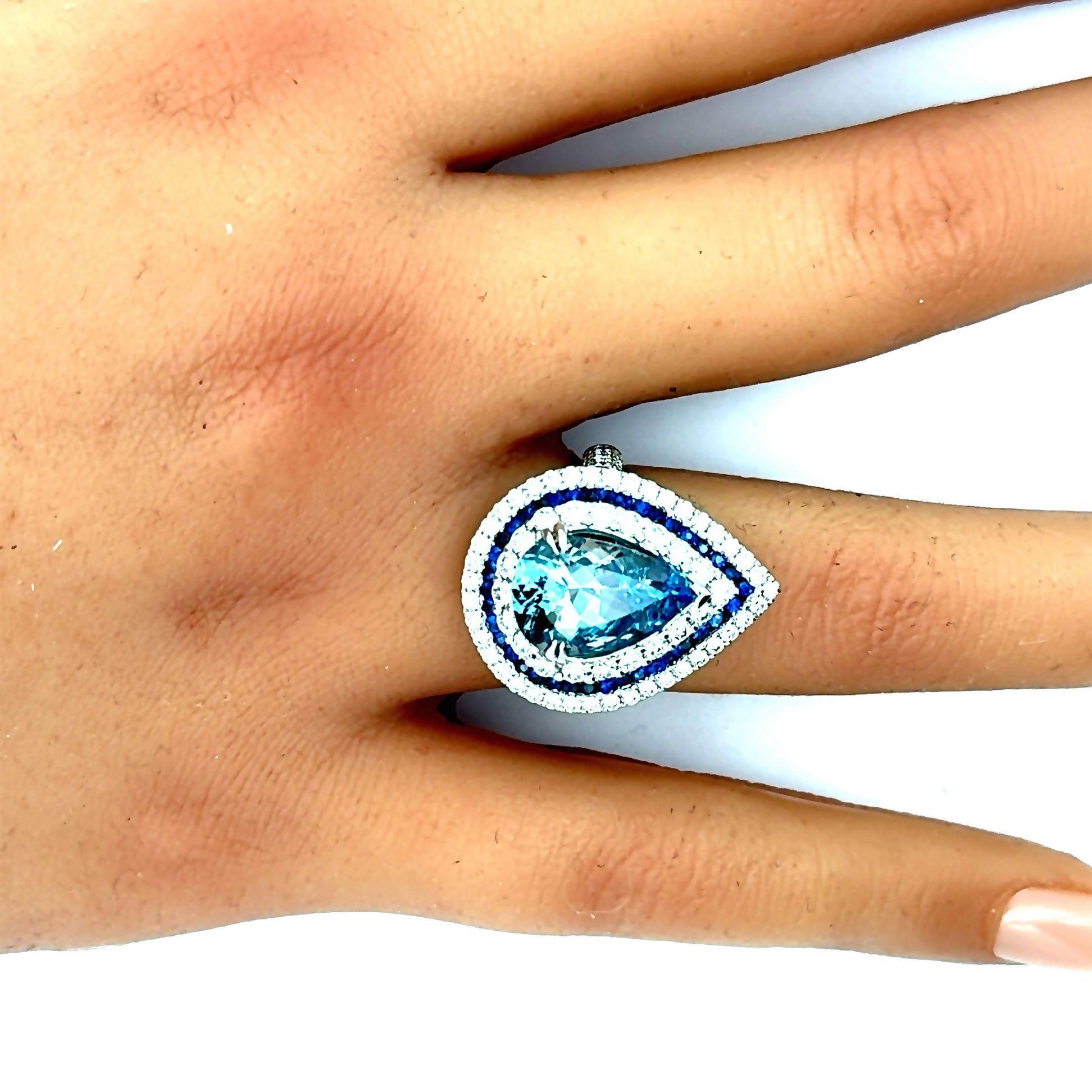 3,75 Quilates Aguamarina Diamante Zafiro Multi-Halo Anillo de Oro Blanco de 18k en Nuevo estado para la venta en Beverly Hills, CA