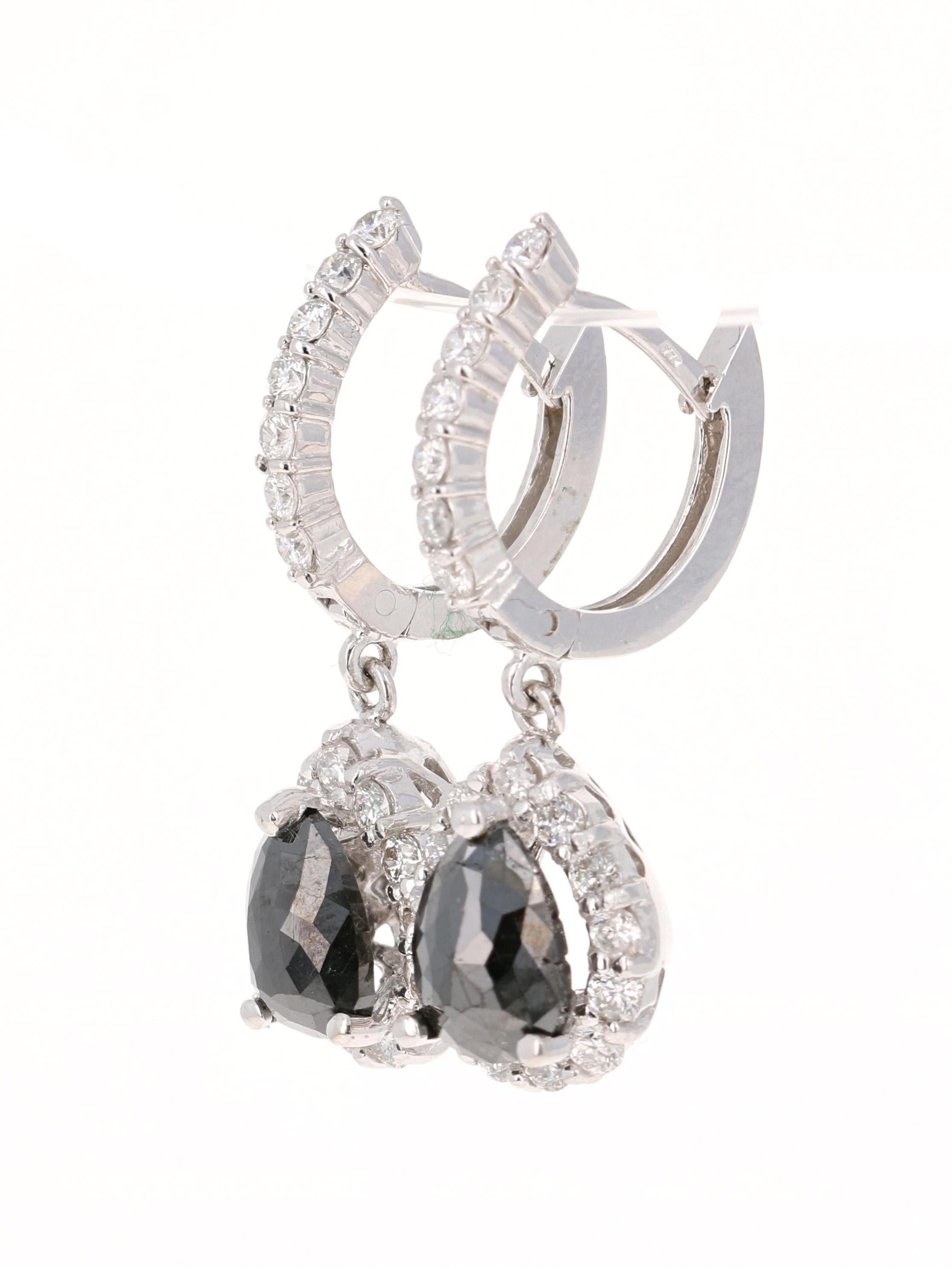 Taille poire Boucles d'oreilles pendantes en or blanc avec diamant noir de 3,75 carats en vente