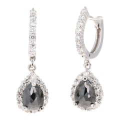 Boucles d'oreilles pendantes en or blanc avec diamant noir de 3,75 carats