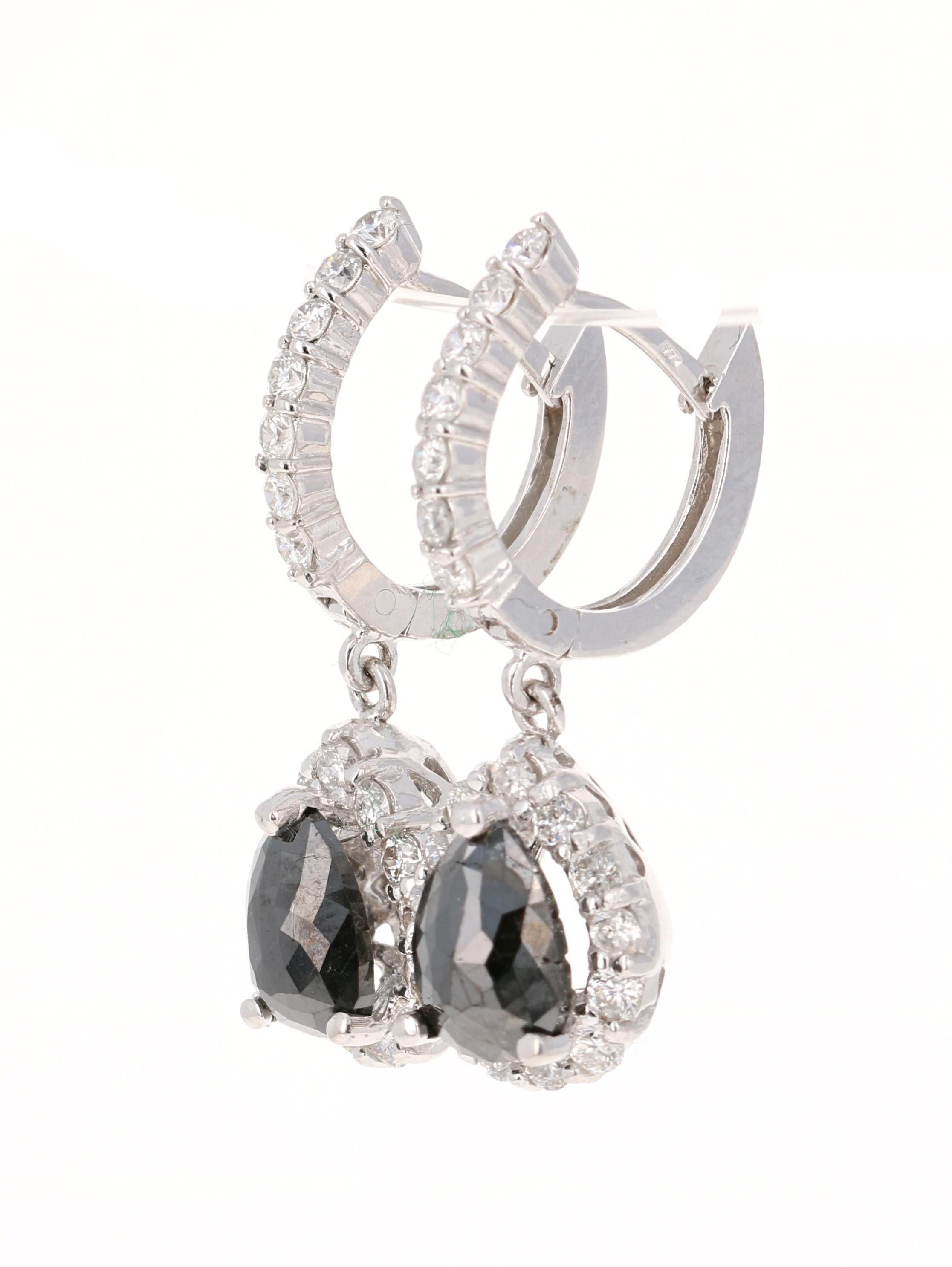 Taille poire Boucles d'oreilles pendantes en or blanc avec diamant noir de 3.75 carats en vente