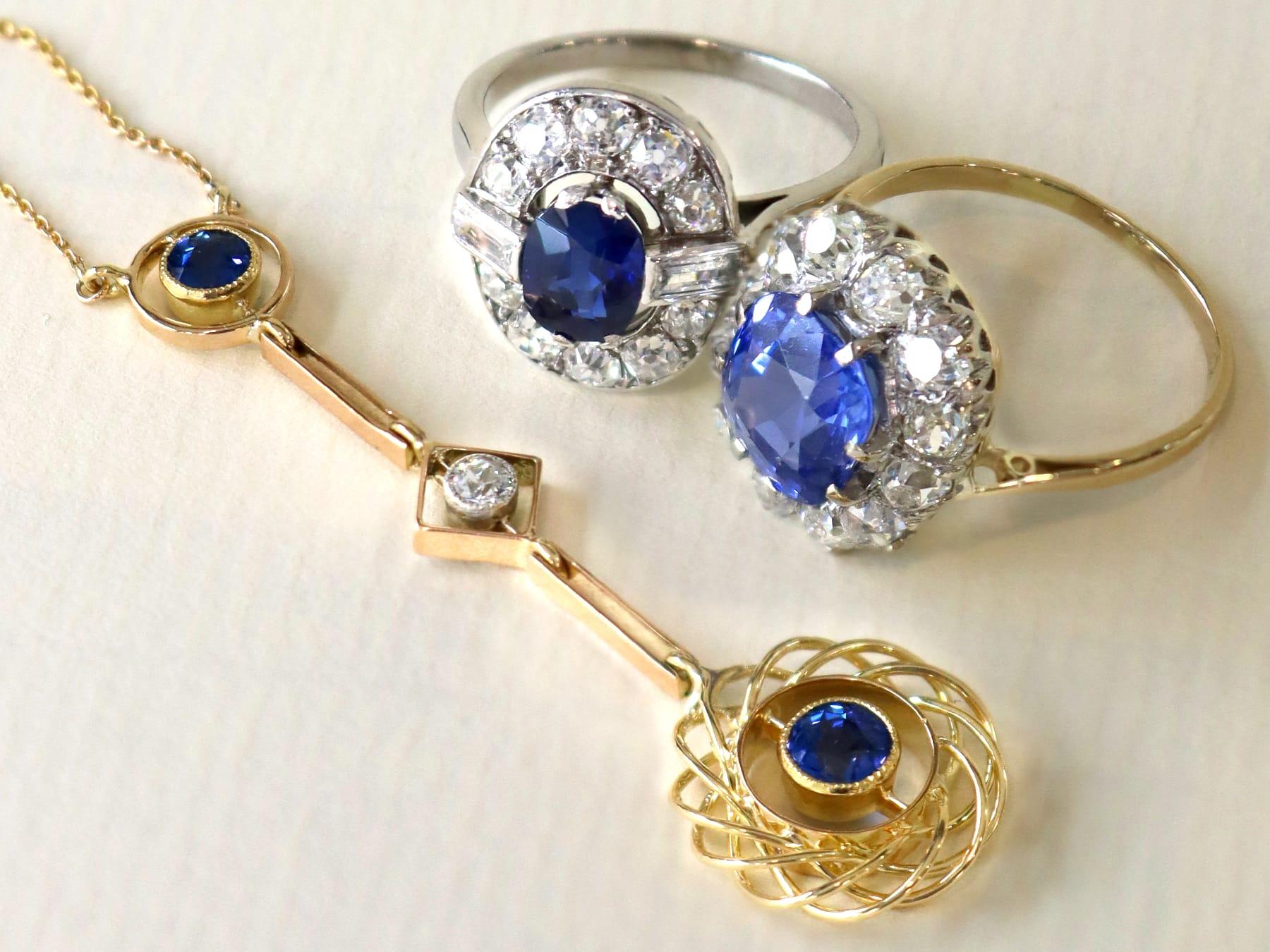 3.75 Carat Burmese Sapphire 1.60 Carat Diamond 15k Yellow Gold Ring Circa 1935 In Excellent Condition For Sale In Jesmond, Newcastle Upon Tyne