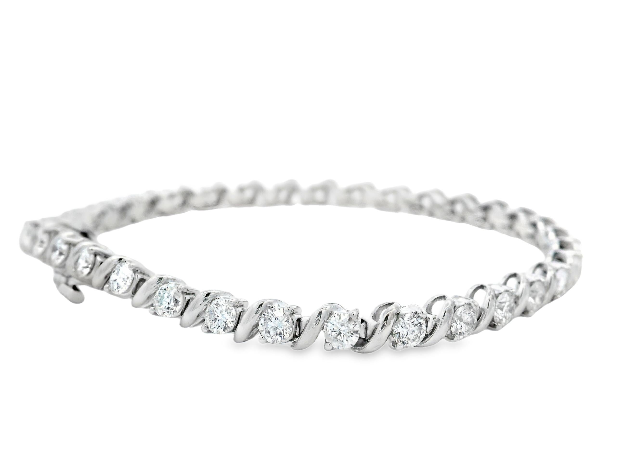 Taglio rotondo Bracciale tennis con diamanti da 3,75 carati in oro bianco 14K, lunghezza 7 pollici in vendita