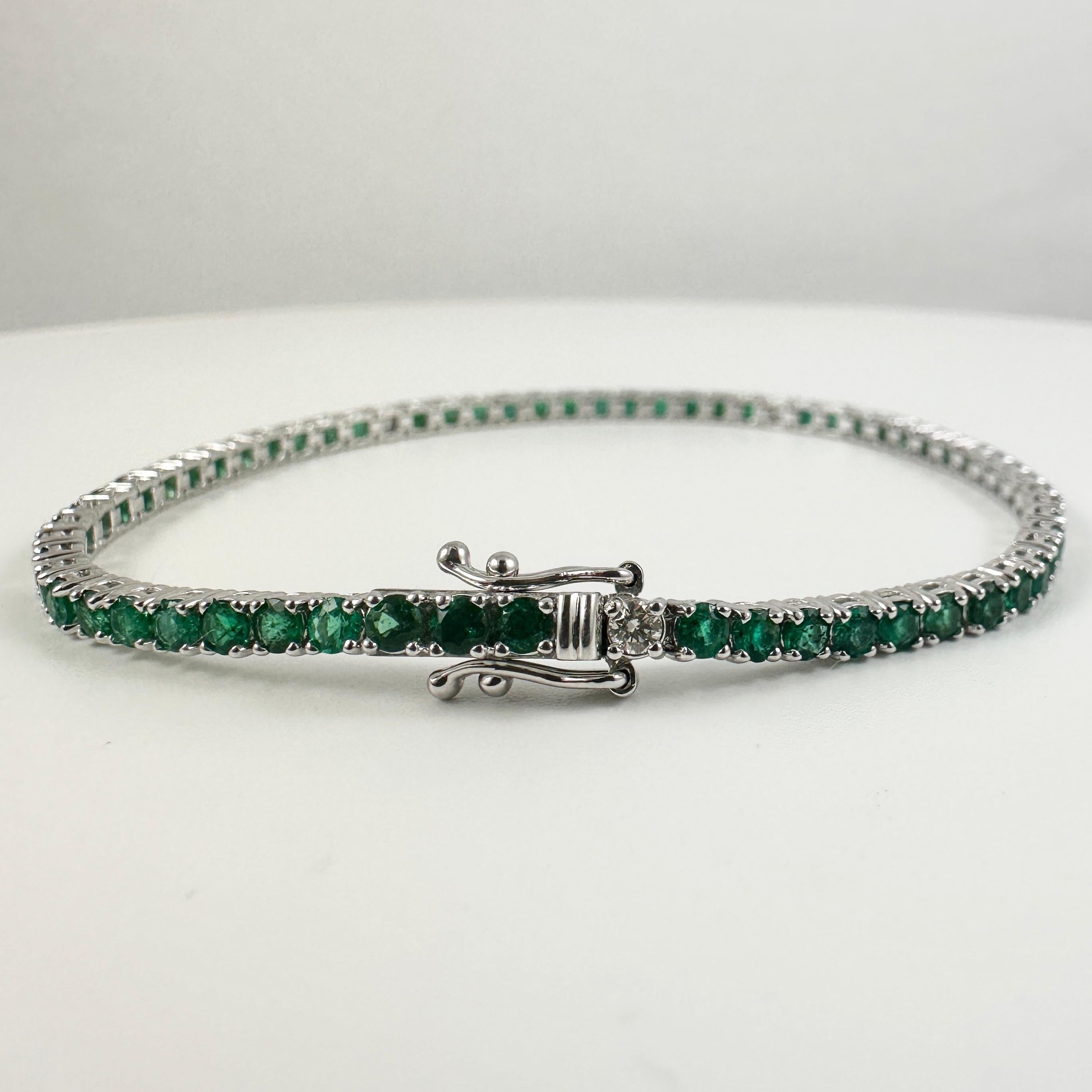 Bracciale Tennis con smeraldo e diamanti da 3,75 carati in oro bianco 14K In condizioni Nuovo in vendita a New York, NY