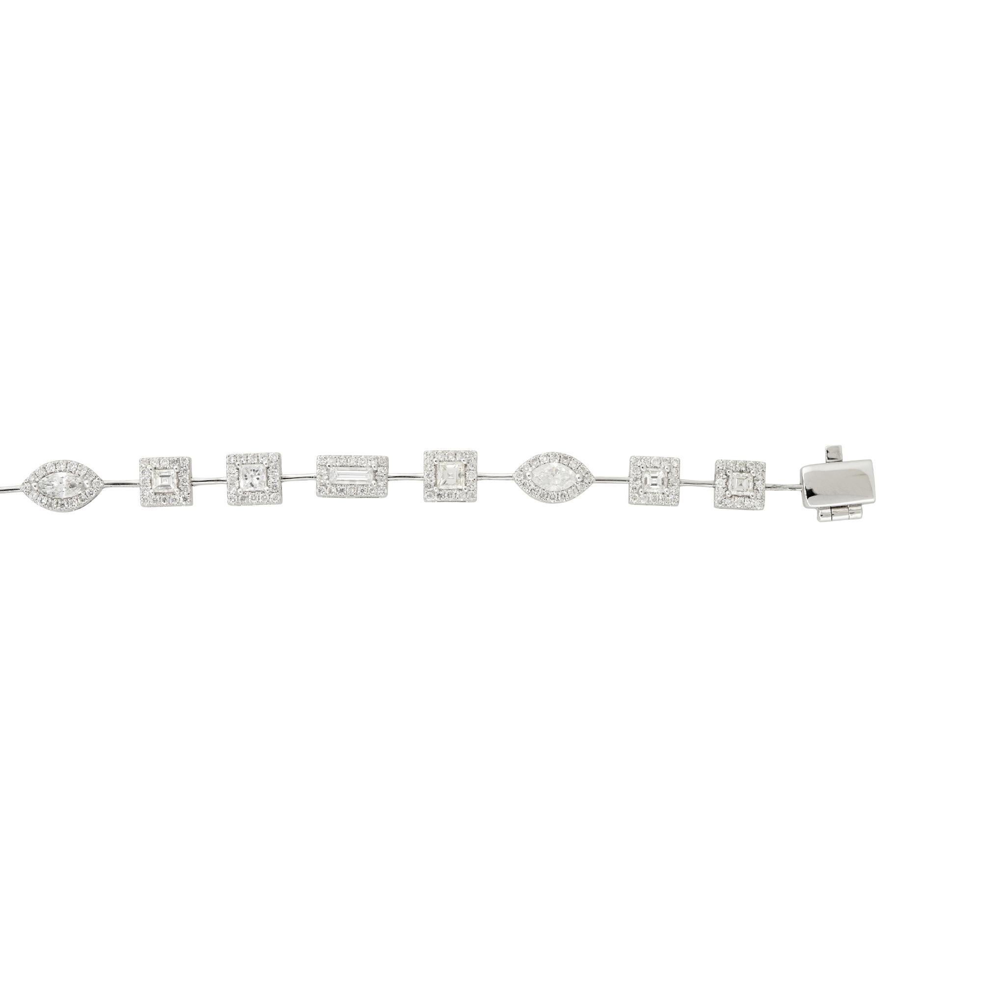 Taille Asscher Bracelet en or 18 carats avec halo de diamants de formes multiples de 3,75 carats en vente