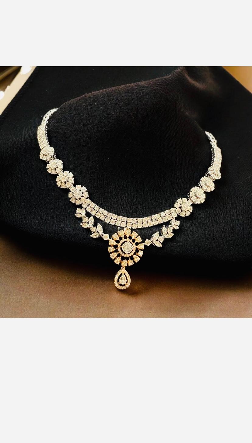 Collier en or rose/blanc avec diamants naturels de 3,75 carats en vente 1