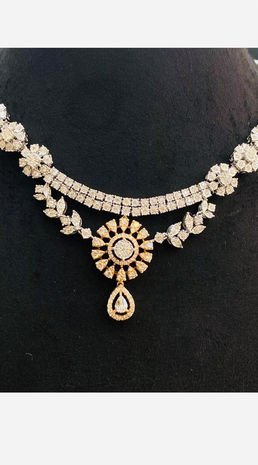 Collier en or rose/blanc avec diamants naturels de 3,75 carats en vente 2