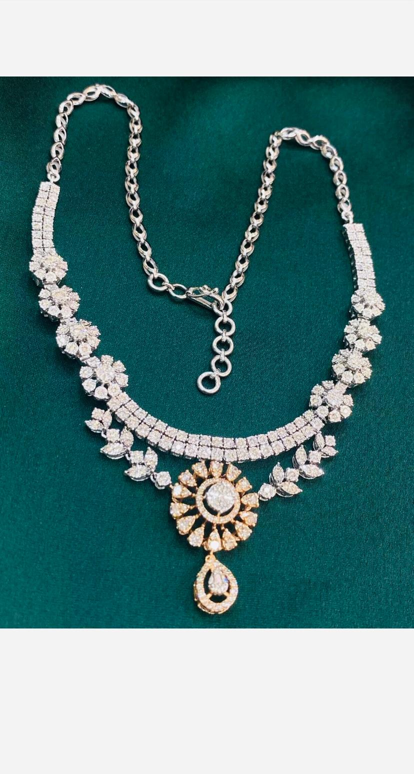 Collier en or rose/blanc avec diamants naturels de 3,75 carats en vente 3