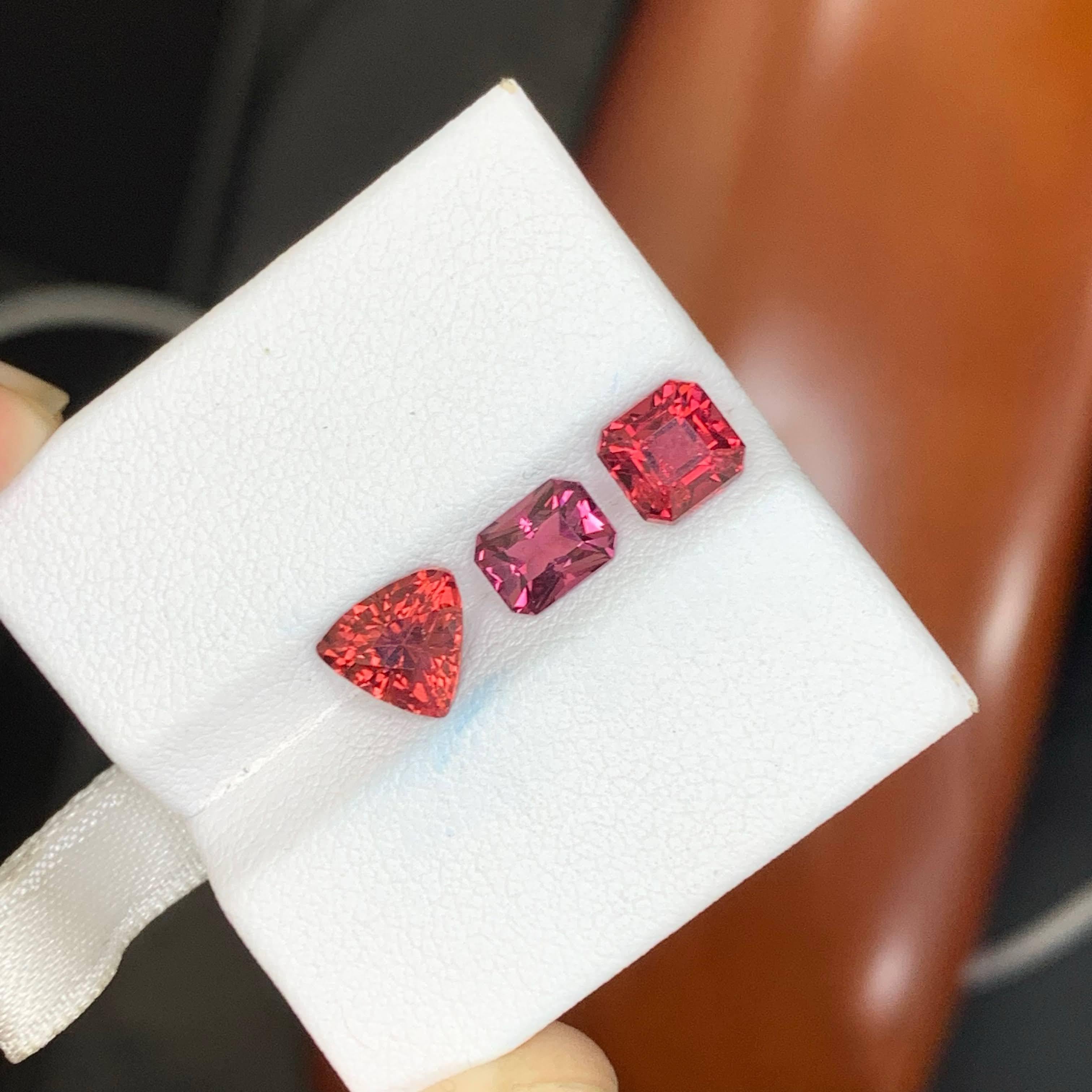 3.75 Carat Natural Loose 3 Piece Garnet Stones Mix Cut African Gemstones in vendita 4