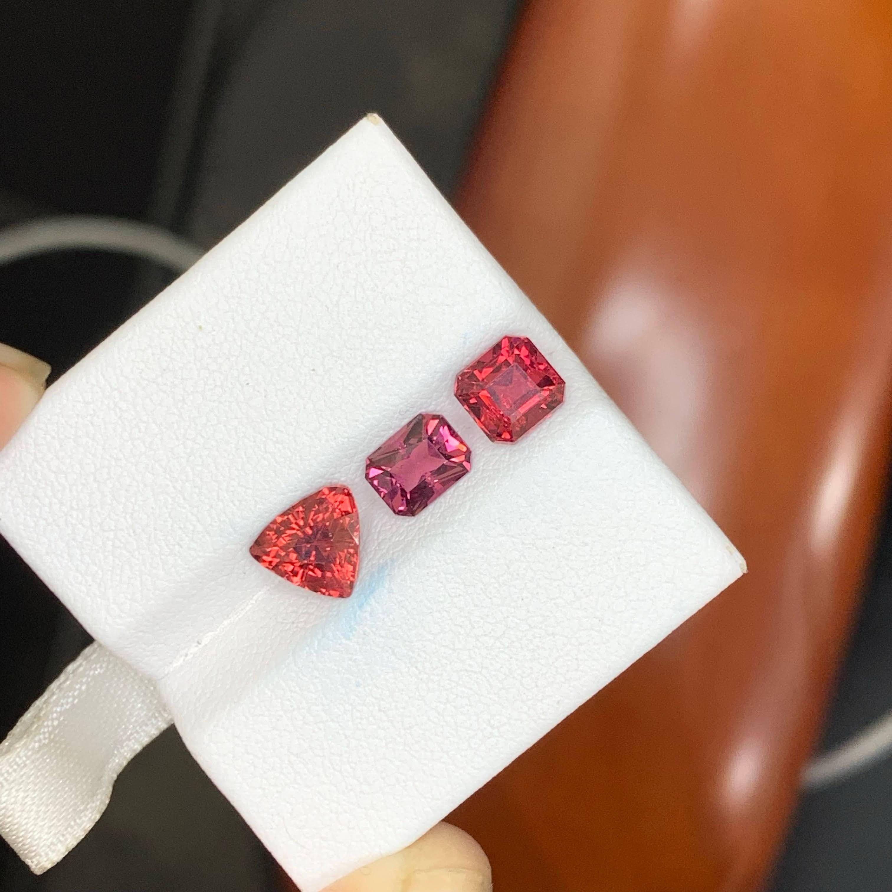 3.75 Carat Natural Loose 3 Piece Garnet Stones Mix Cut African Gemstones in vendita 5