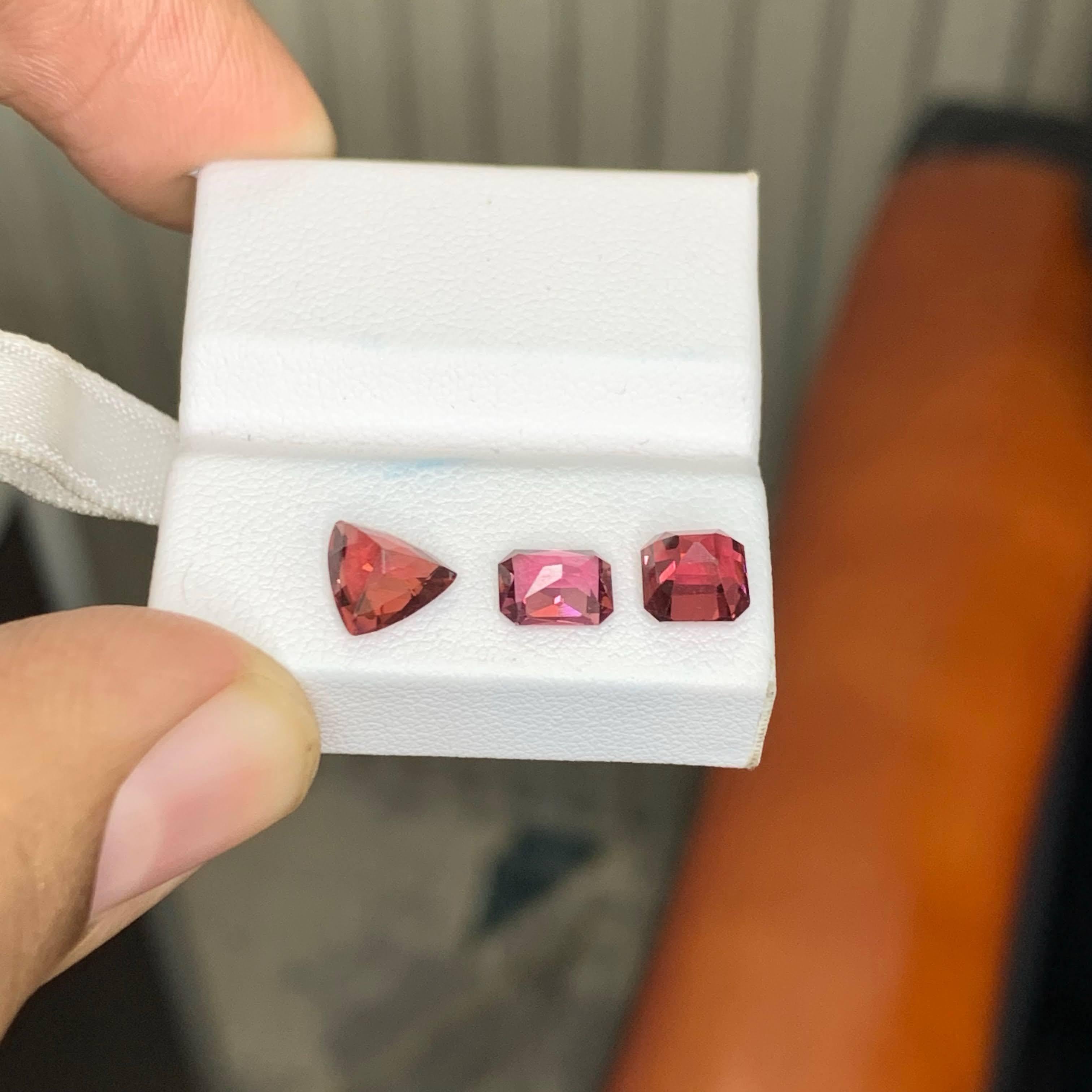 3.75 Carat Natural Loose 3 Piece Garnet Stones Mix Cut African Gemstones in vendita 3