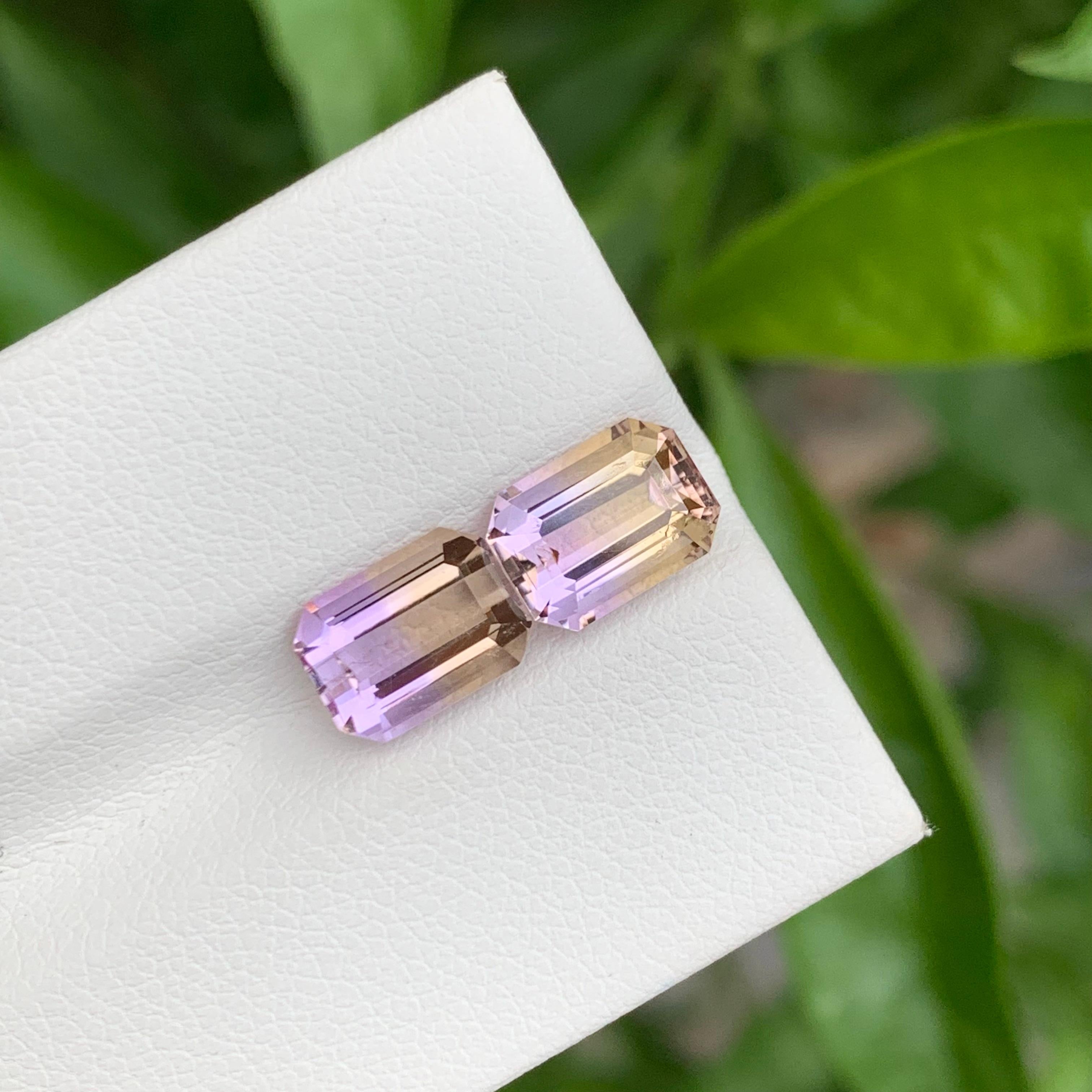 Pezzi di ametrino sfaccettato 
Peso: 3,75 carati
Dimensioni: Da 1,85 a 1,95 carati 
Origine: Brasile
Colore: viola e giallo
Forma: Cuscino
Trattamento: Non
Certificato: Su richiesta
.
L'ametrino è una gemma unica e accattivante che mostra una