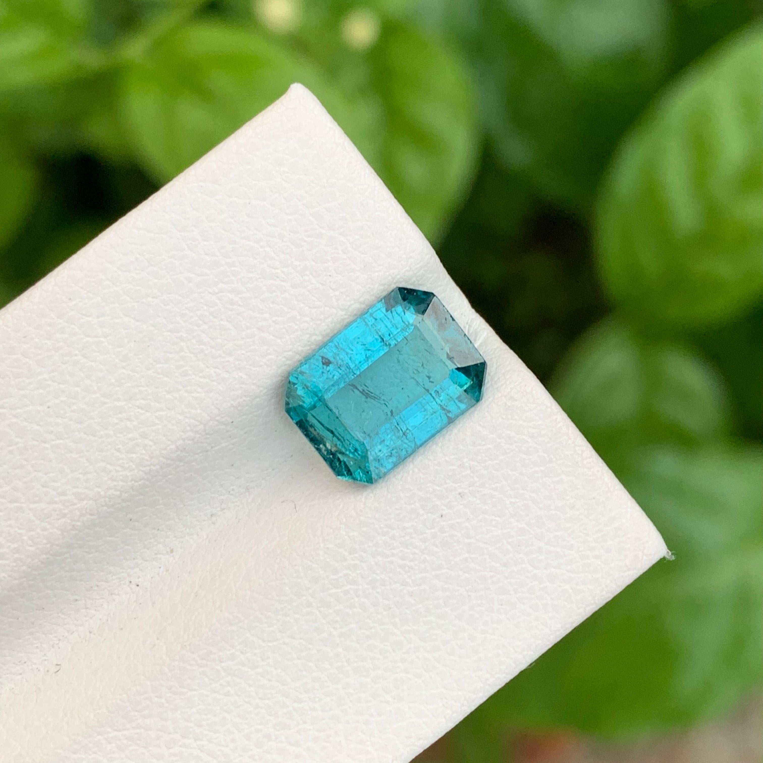 Pierre précieuse non incluse, tourmaline bleue naturelle de 3,75 carats en forme d'émeraude en vente 5