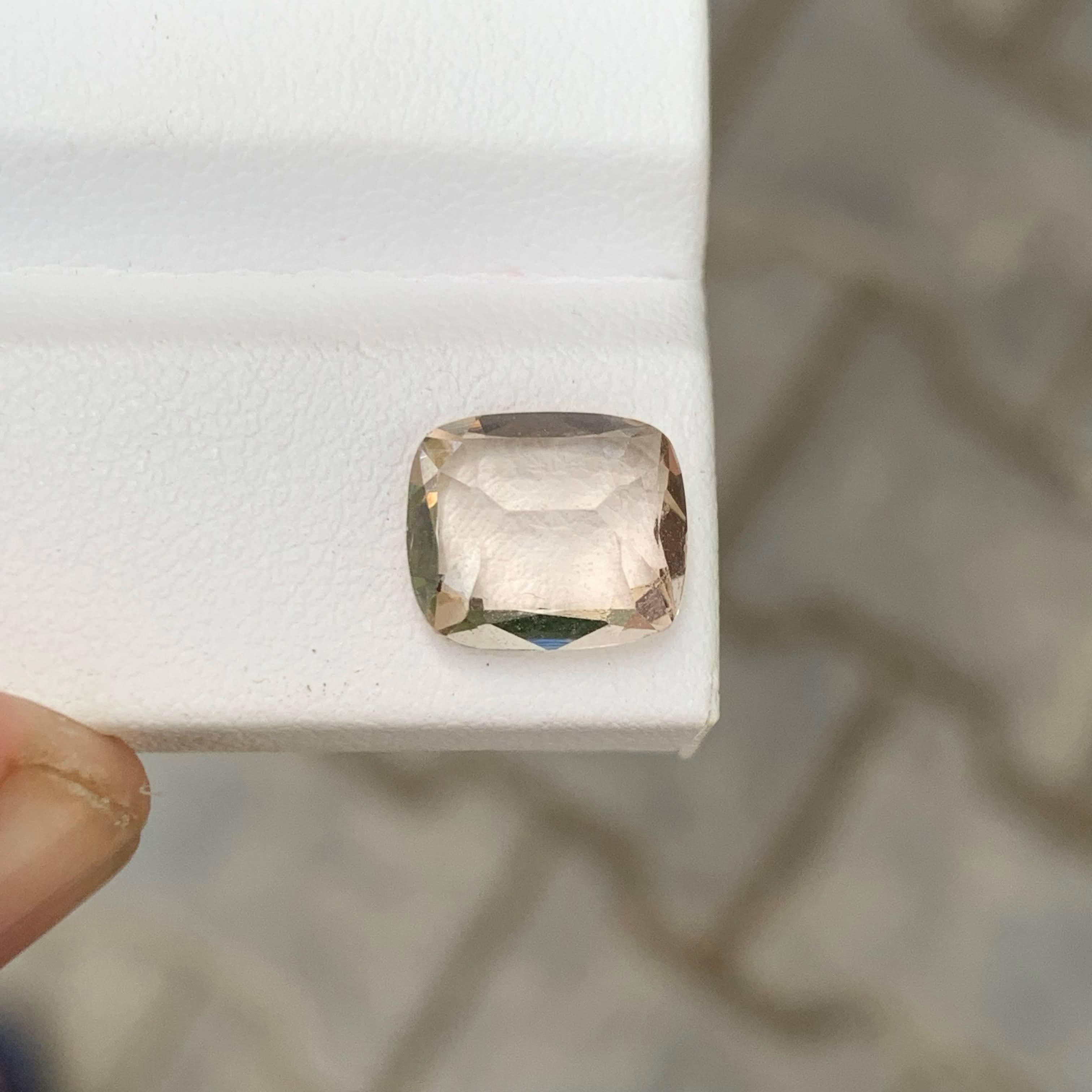 3.75 Carat Natural Loose Peach Topaz Stone Cushion Cut Pakistani Gemstone (pierre pakistanaise taillée en coussin) en vente 4
