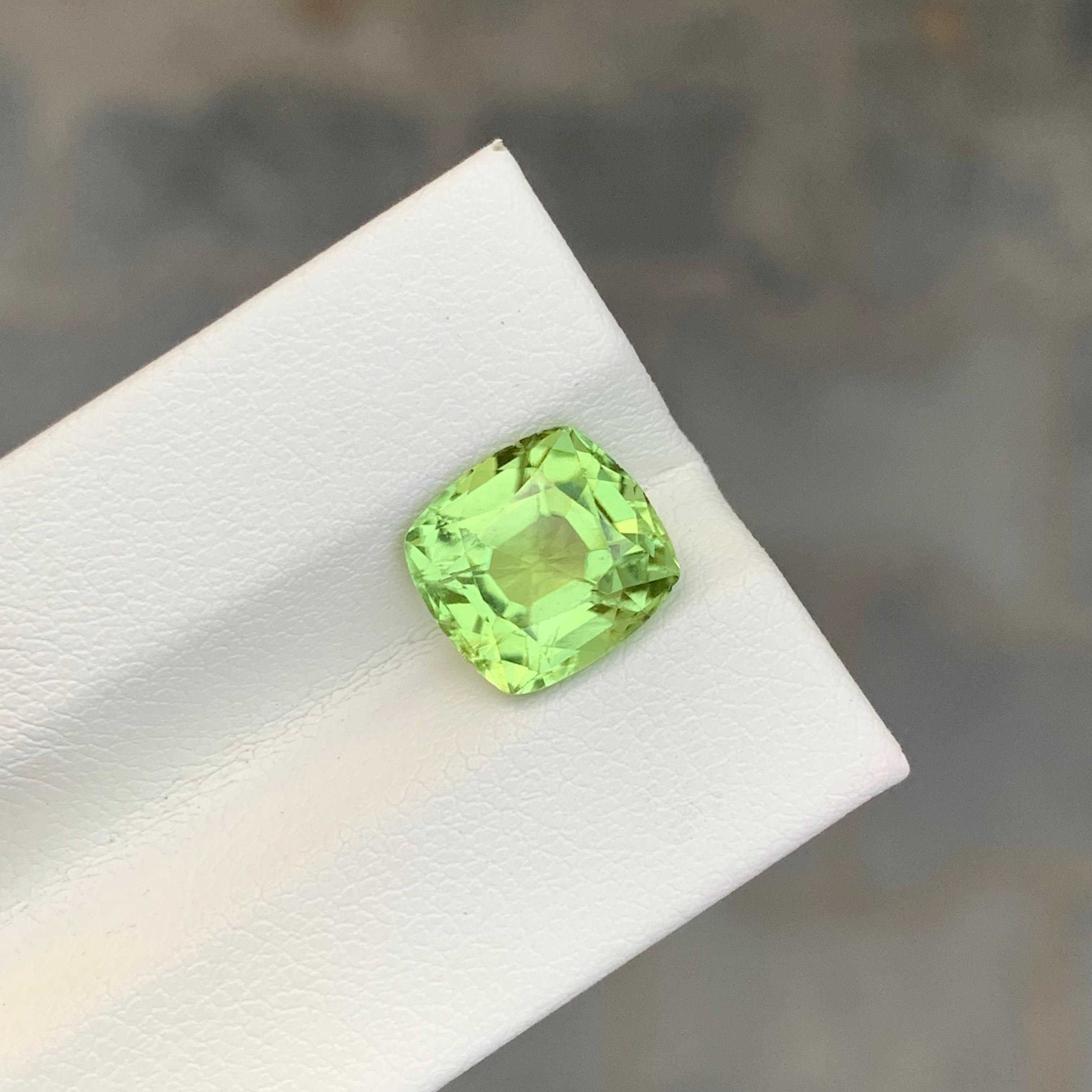 3.75 carats de péridot naturel en forme de coussin en vente 5