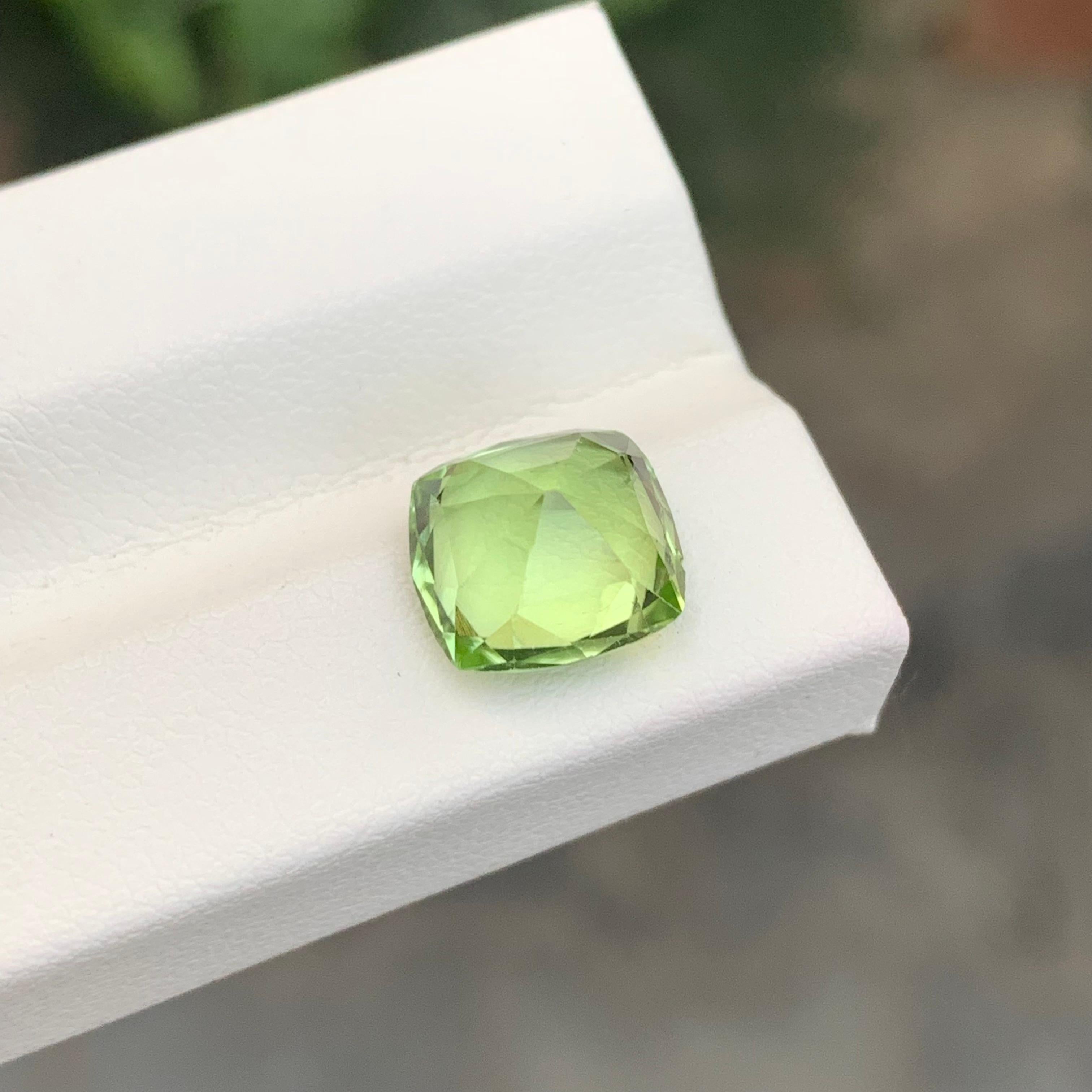 3.75 carats de péridot naturel en forme de coussin Neuf - En vente à Peshawar, PK