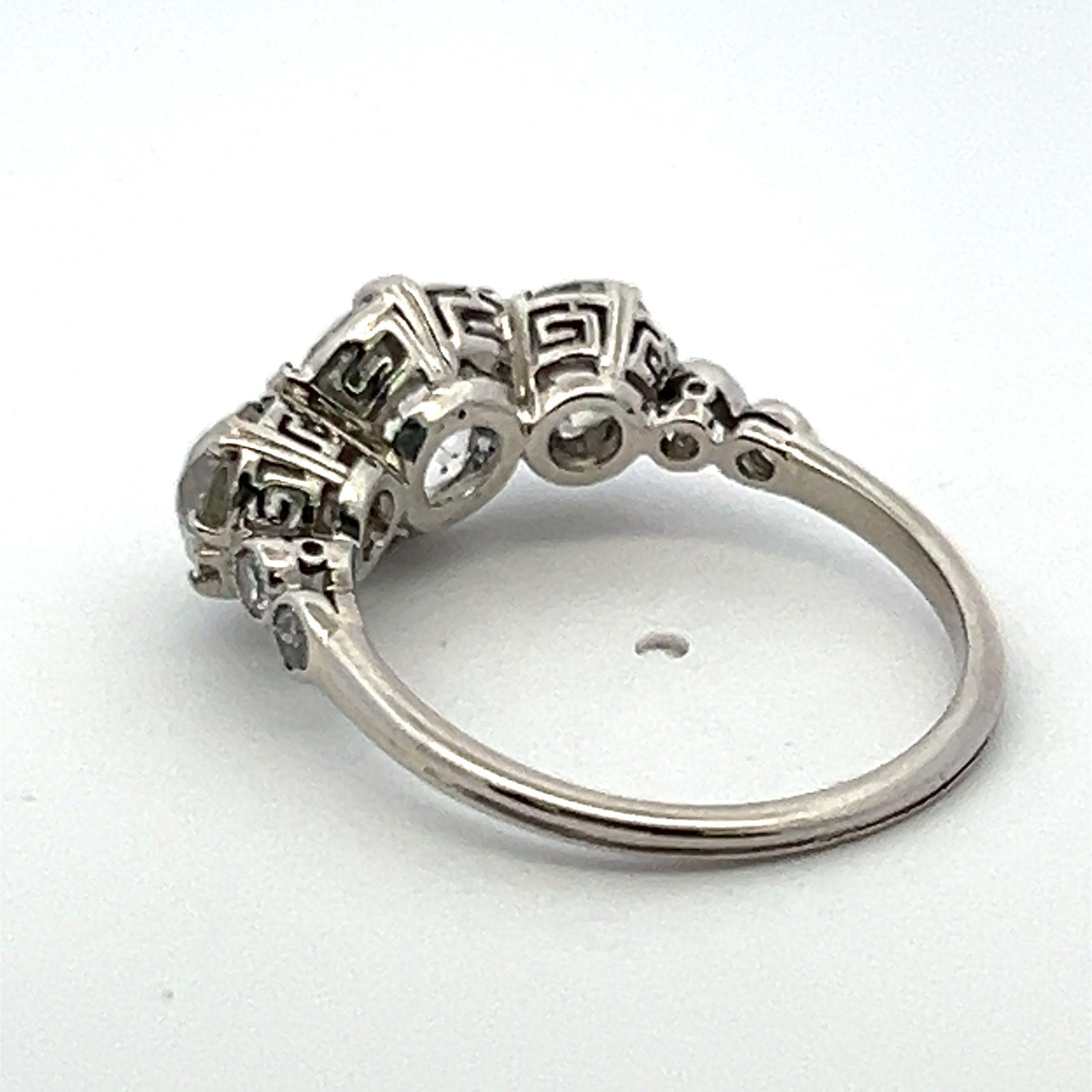 Bague à trois pierres I-H-F SI1 avec diamants de 3,75 carats de taille européenne ancienne Pour femmes en vente
