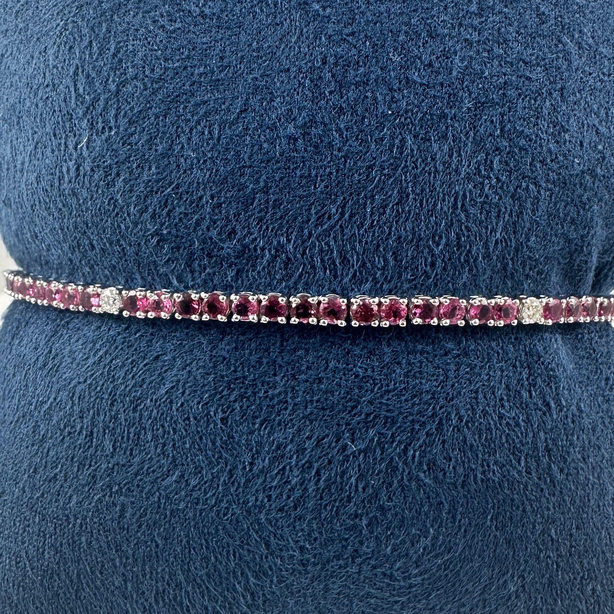 da uomo o donna Bracciale Tennis con zaffiro rosa e diamanti da 3,75 carati in oro bianco 14K in vendita