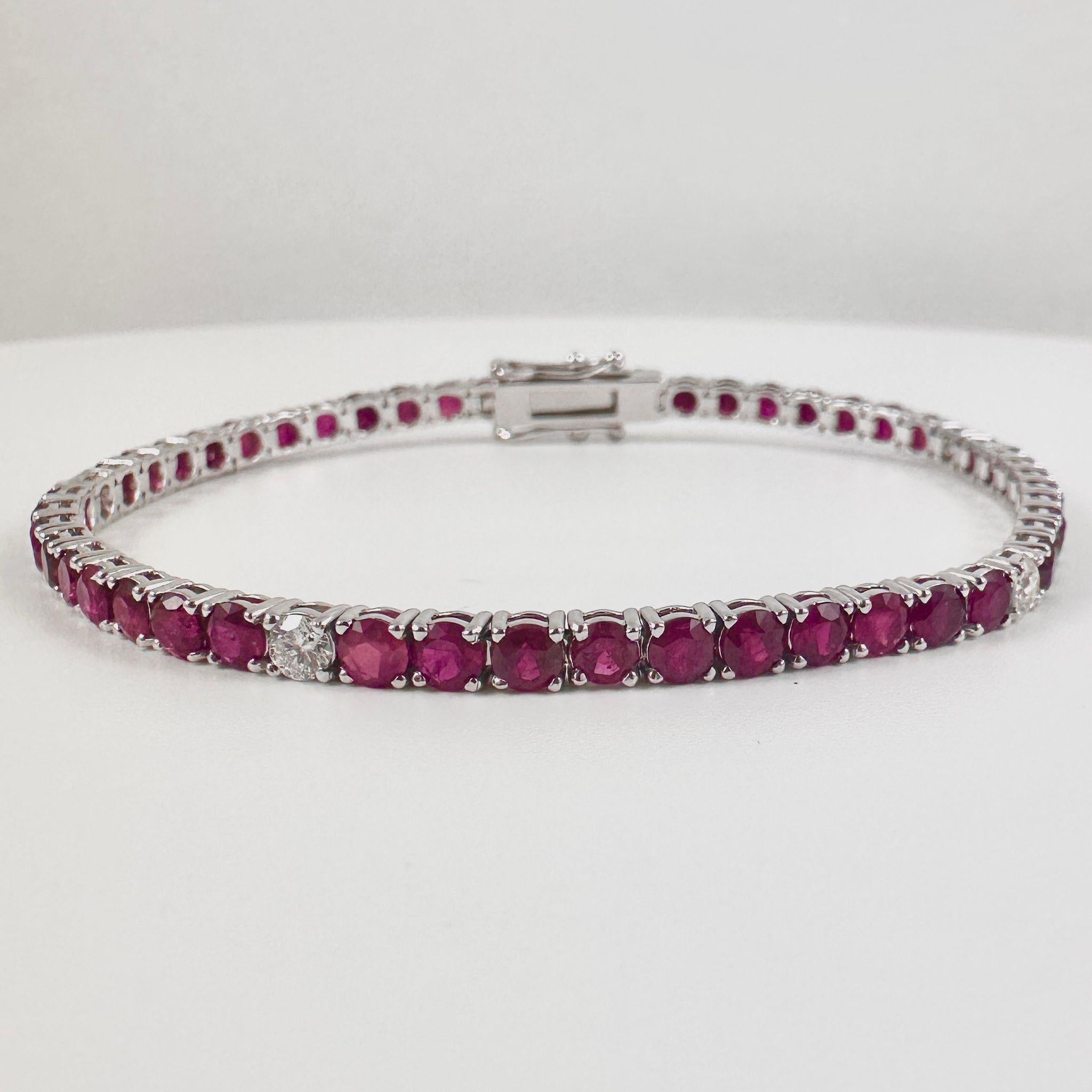 Bracciale Tennis con rubini e diamanti da 3,75 carati in oro bianco 14K in vendita 2