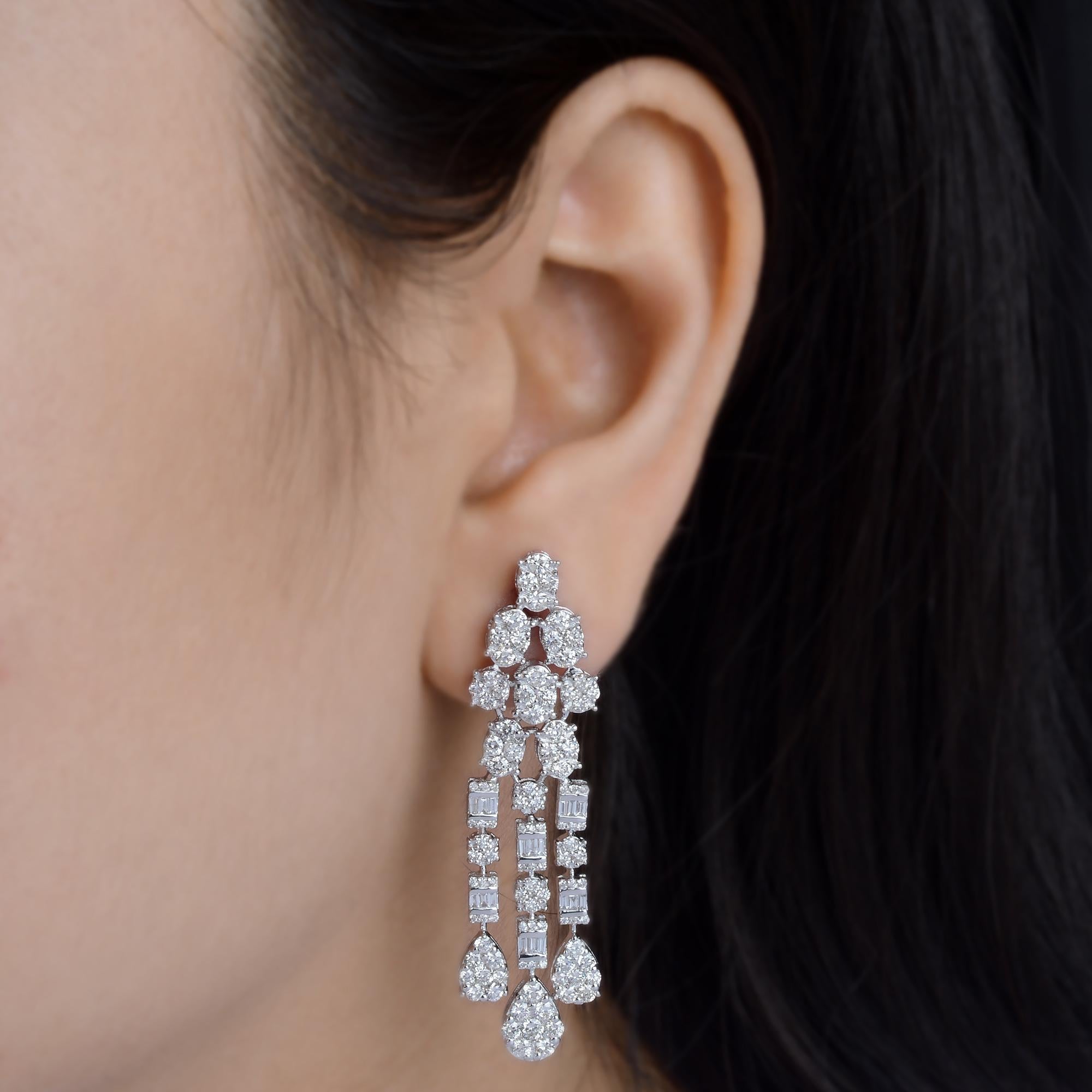 Moderno 3.75 Carat SI Clarity HI Color Diamond Chandelier Earrings 18 Karat White Gold in vendita