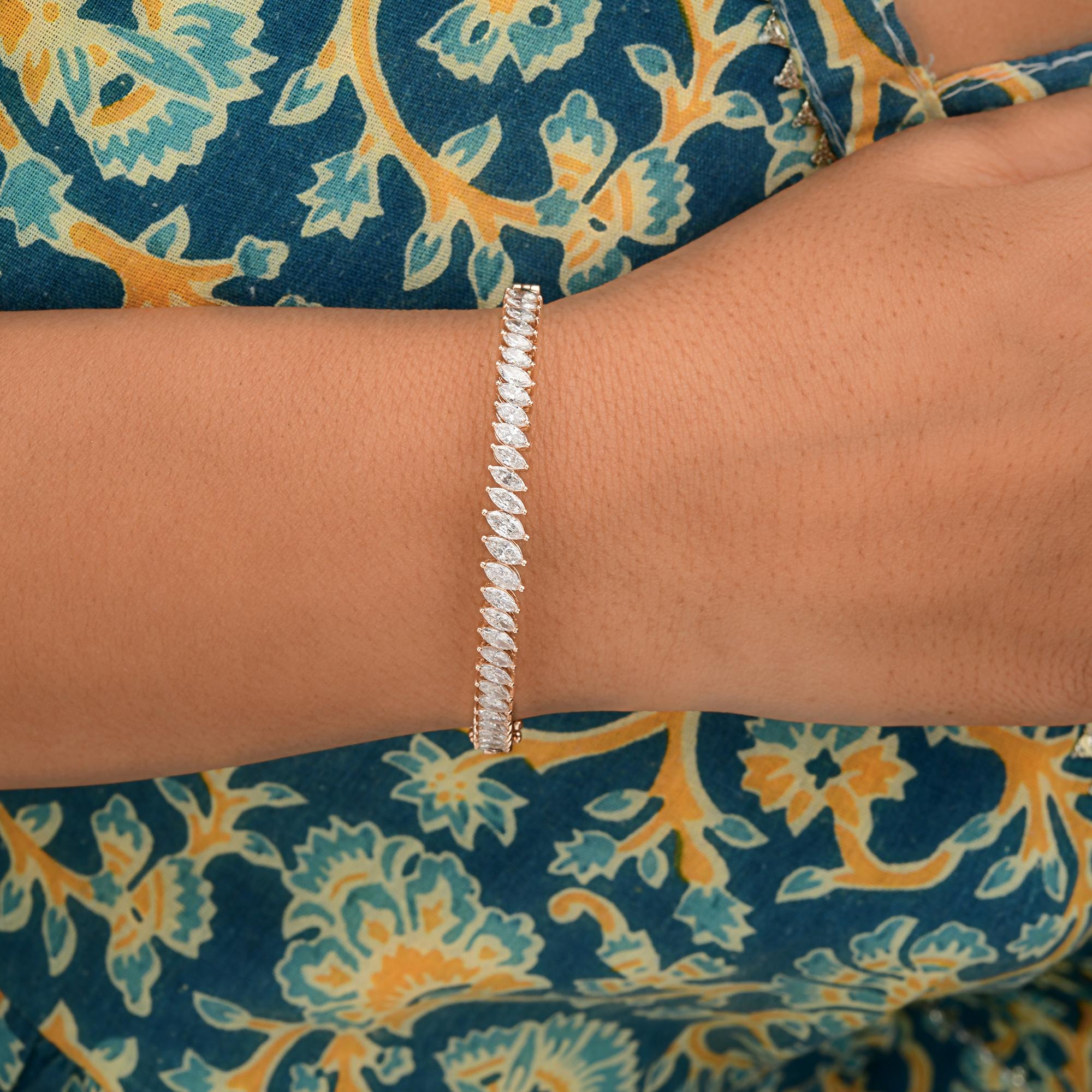 Fabriqué en or 14 carats, ce bracelet exquis est serti de 3,75 carats de diamants étincelants.

Suivez la vitrine de Spectrum Jewels pour découvrir la dernière collection et les pièces exclusives. Spectrum Jewels est fièrement classé parmi les