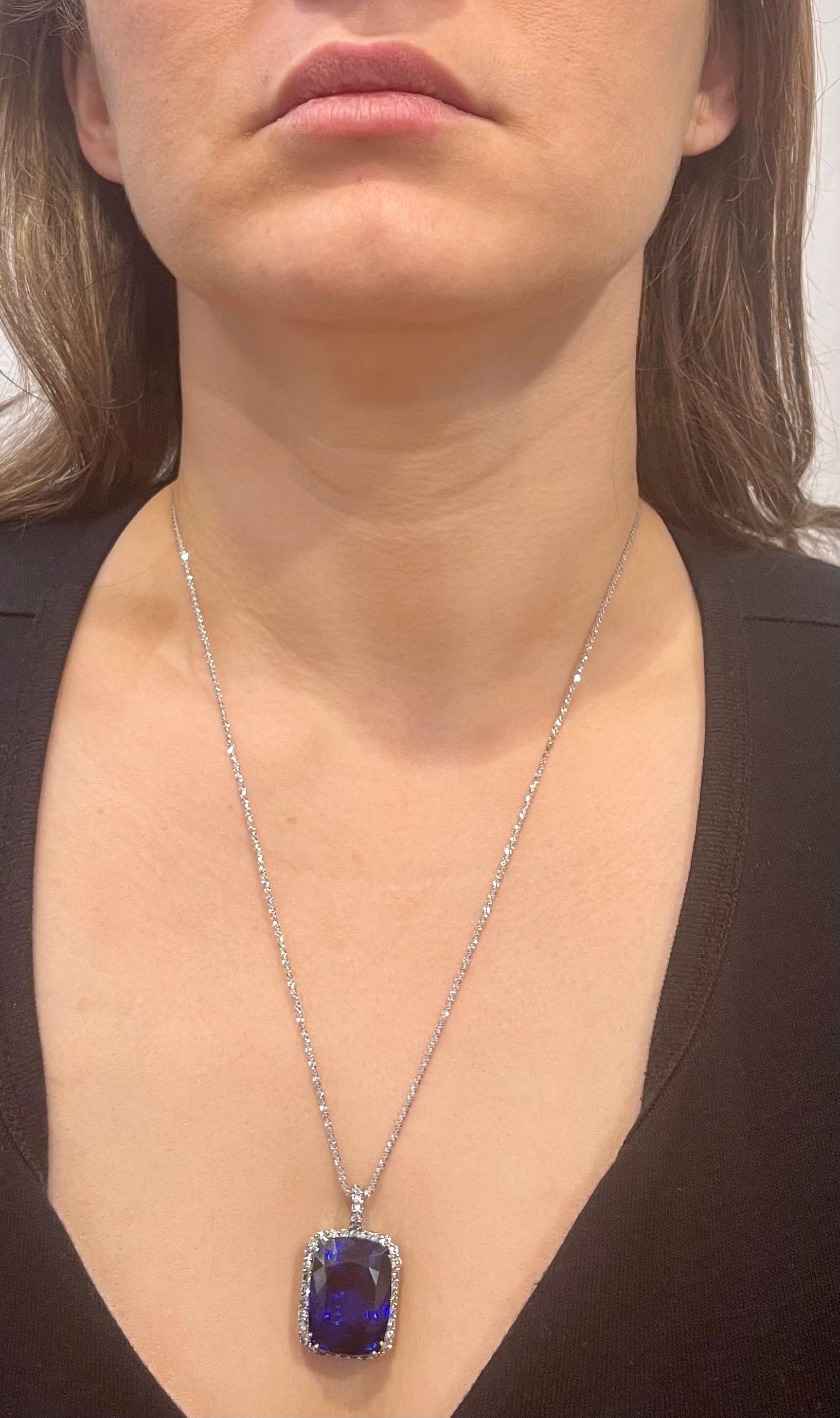37.5 Carat Tanzanite Necklace & Diamond Pendant with Chain 14 Karat White Gold For Sale 3