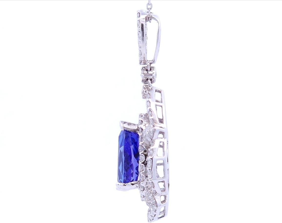 3.75 Carat Tanzanite Pendant in 18K White Gold In New Condition For Sale In Tustin, CA