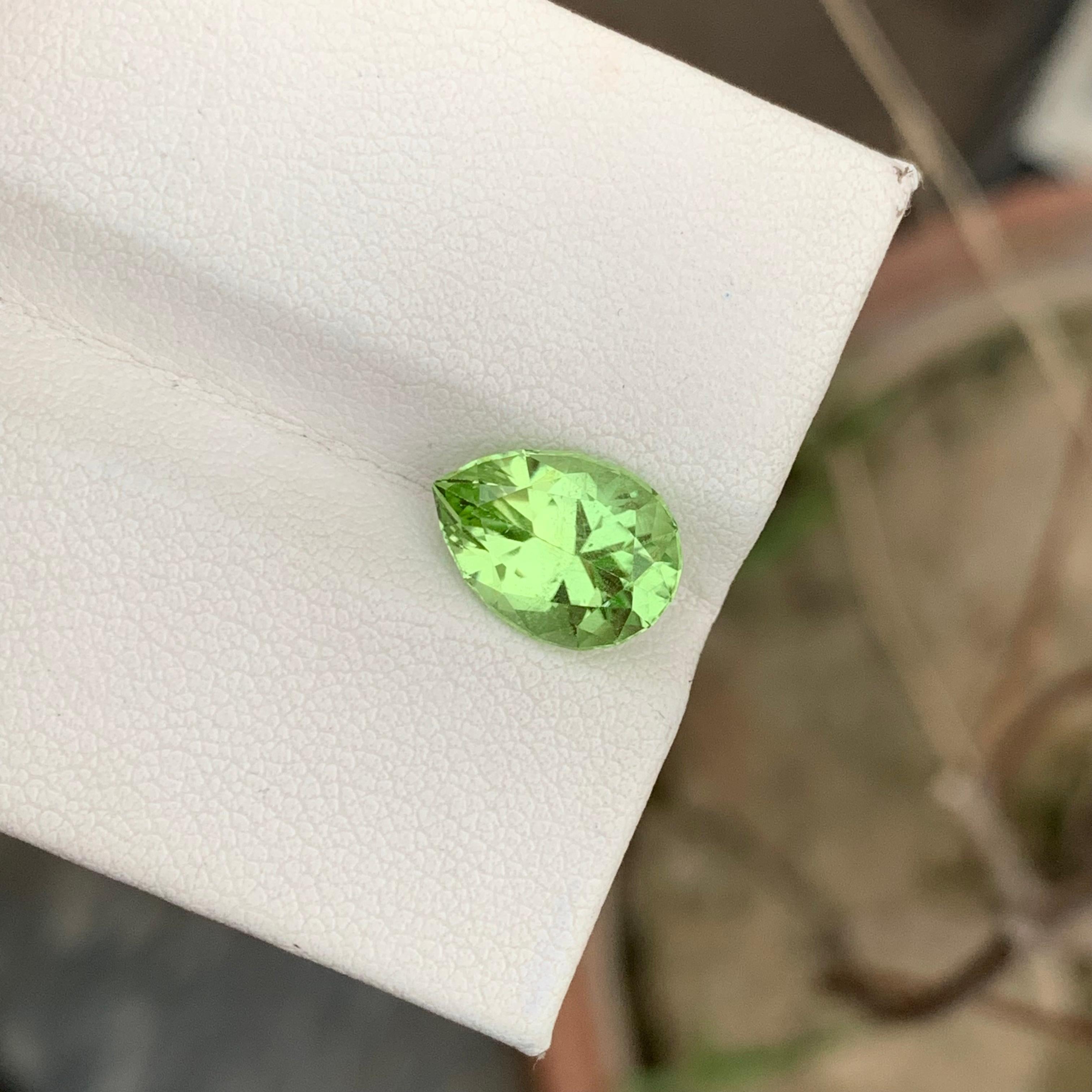 3.75 Carats Natural Loose Apple Green Peridot Ring Gem Pakistani Mine For Sale 6