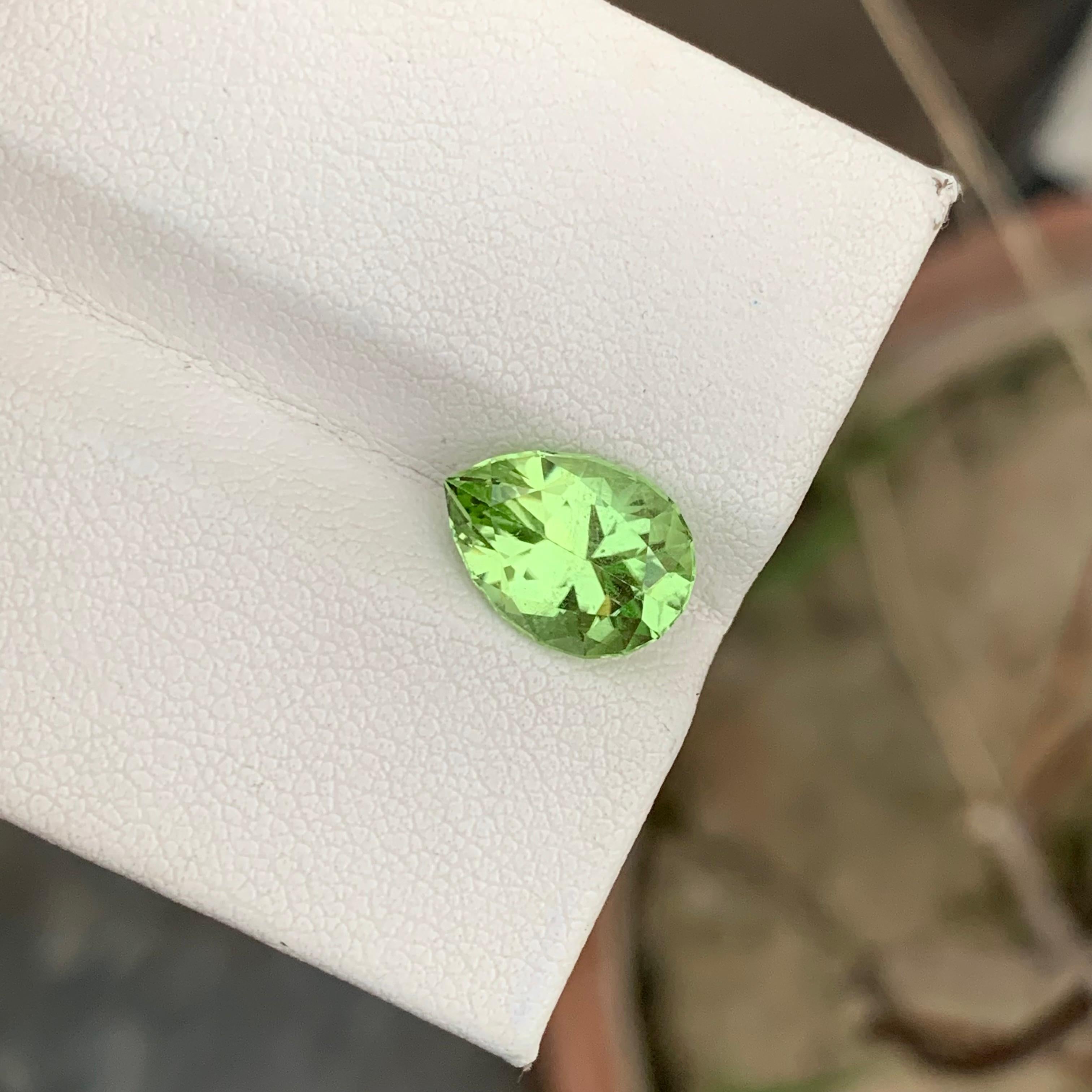 Arts and Crafts 3.75 Carats Natural Loose Apple Green Peridot Ring Gem Pakistani Mine For Sale