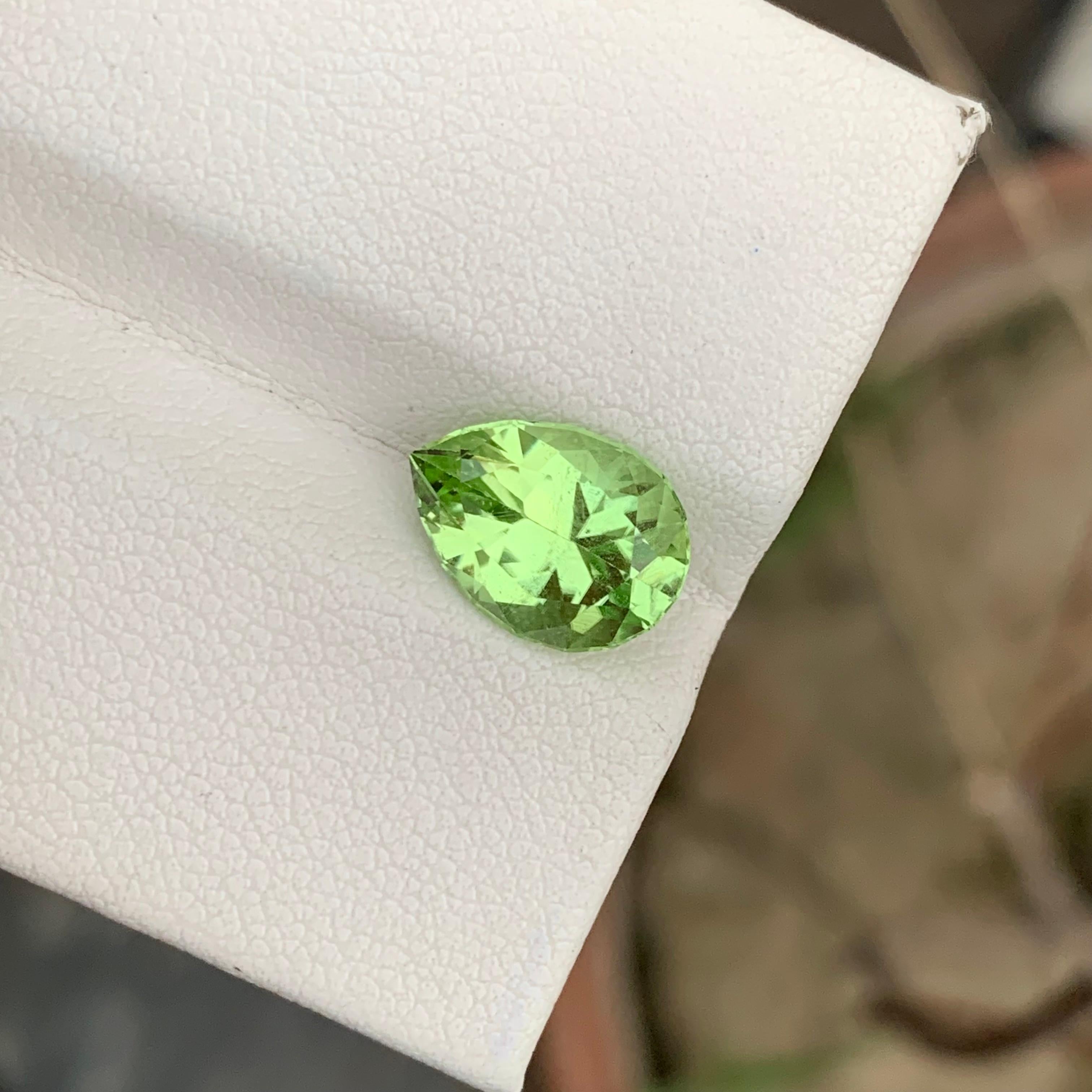 3.75 Carats Natural Loose Apple Green Peridot Ring Gem Pakistani Mine For Sale 2