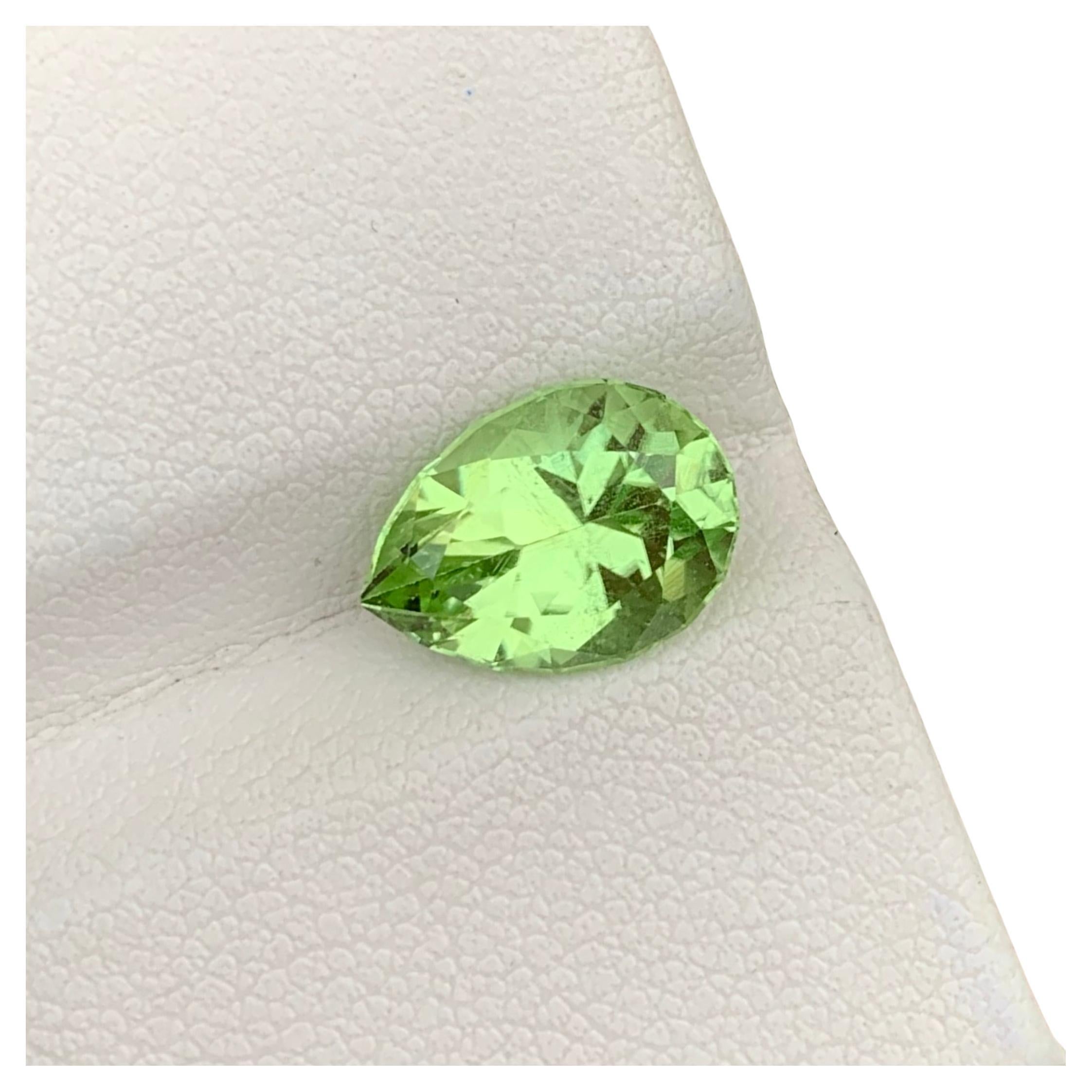 3.75 Carats Natural Loose Apple Green Peridot Ring Gem Pakistani Mine For Sale