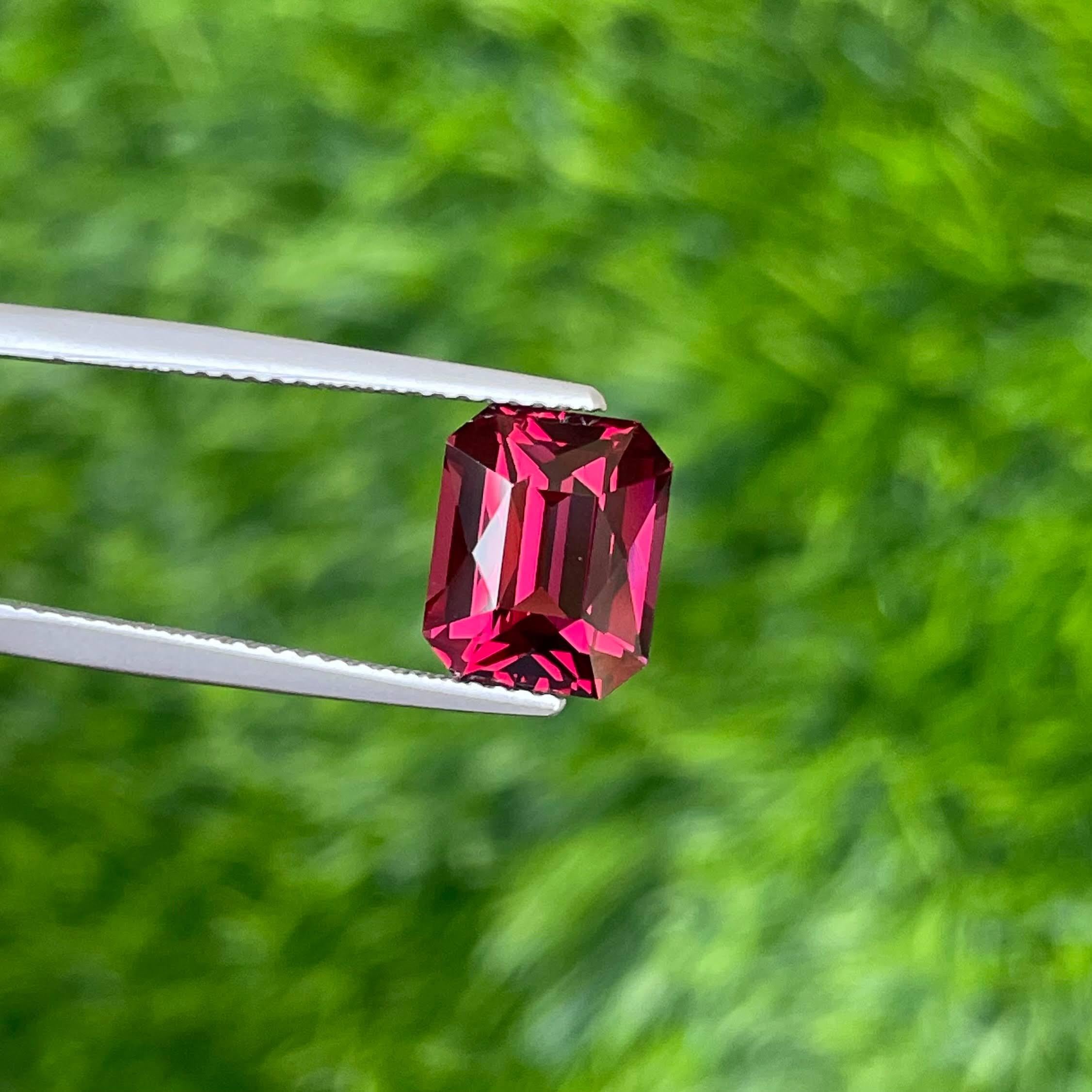 3,75 quilates Granate Rojo Rosado Tallado a Tijera Gema Natural de Tanzania en Nuevo estado para la venta en Bangkok, TH