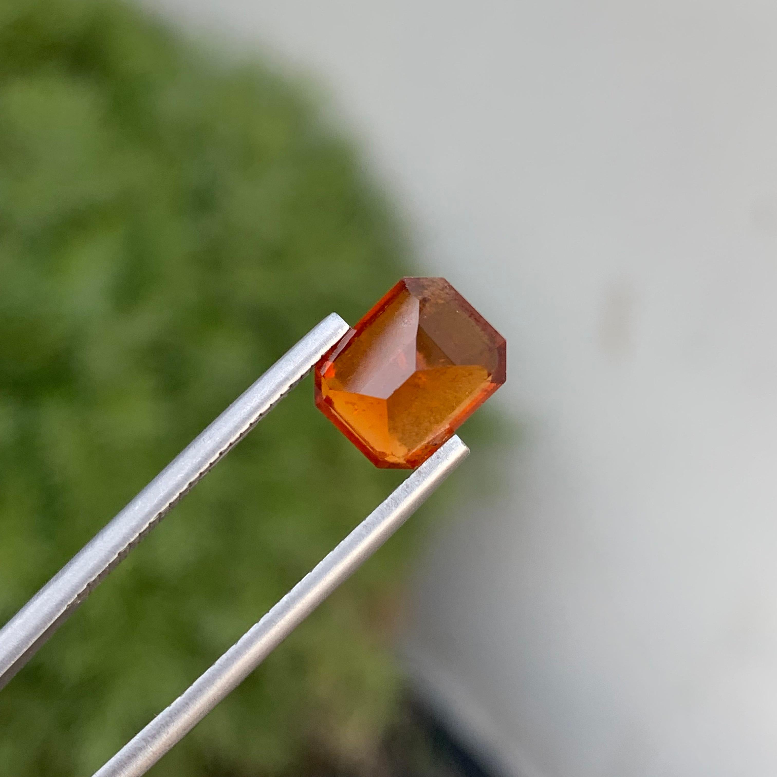 3.75 Carats Pretty Loose Hessonite Smoky Garnet Gem For Jewellery Making  For Sale 4