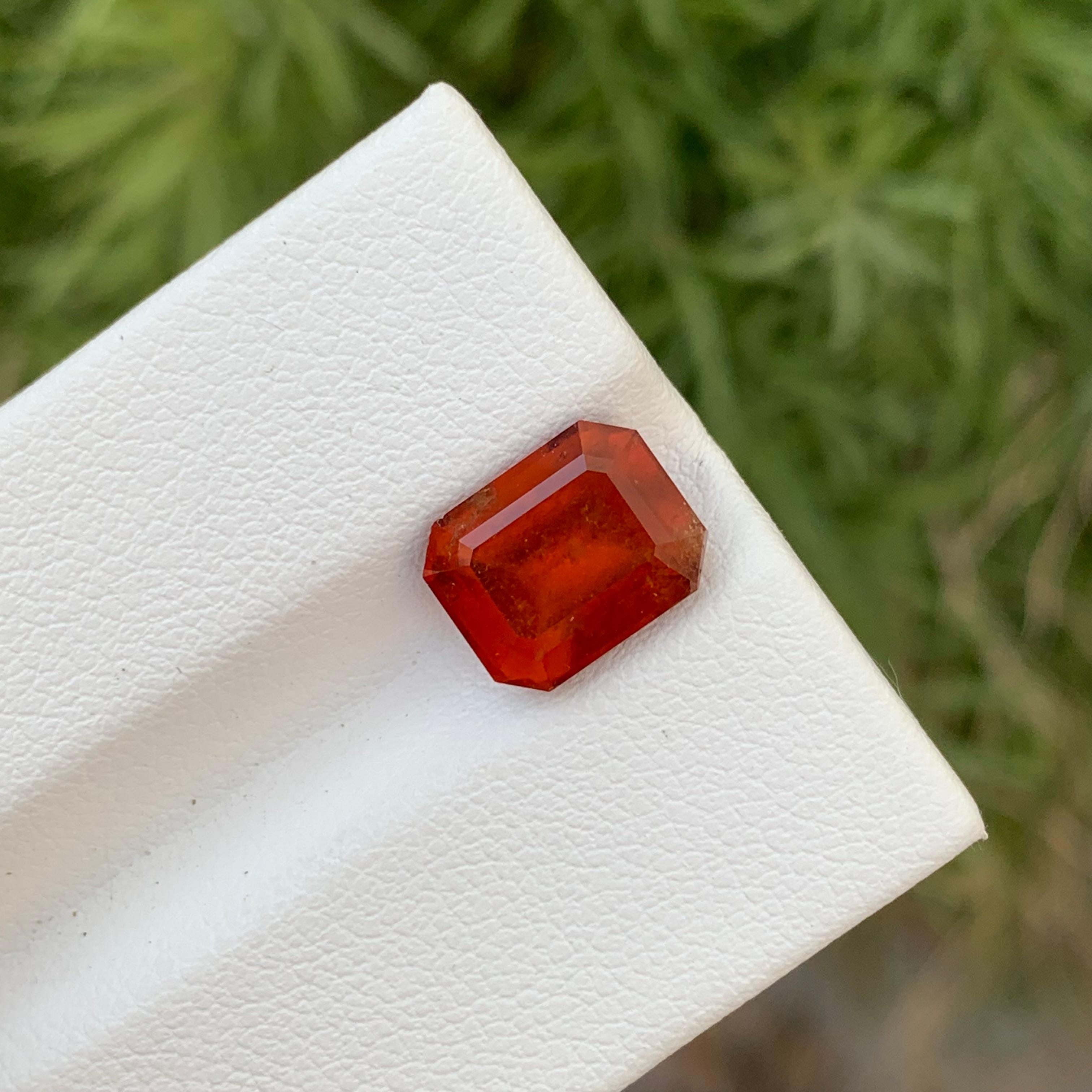3.75 Carats Pretty Loose Hessonite Smoky Garnet Gem For Jewellery Making  In New Condition For Sale In Peshawar, PK
