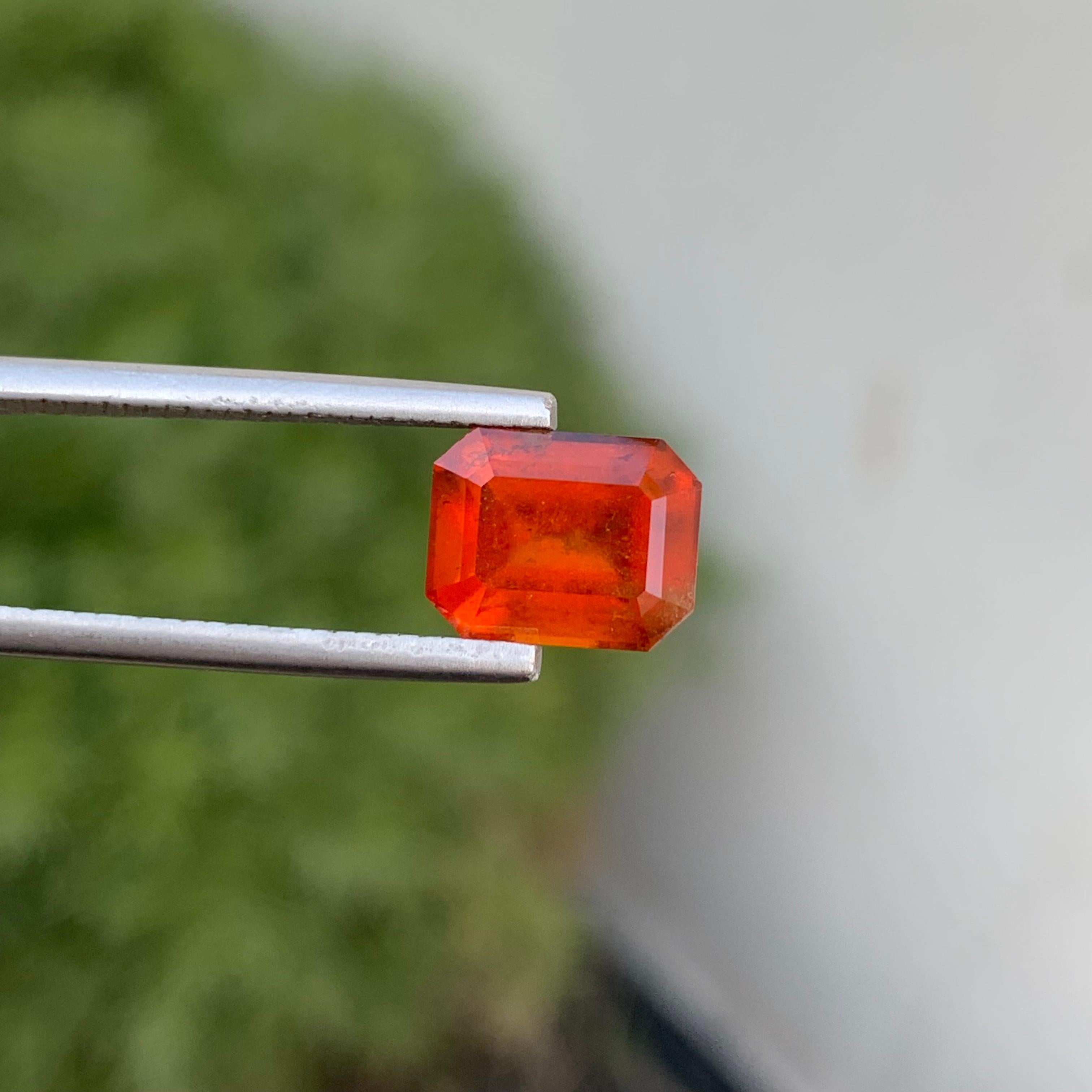 3.75 Carats Pretty Loose Hessonite Smoky Garnet Gem For Jewellery Making  For Sale 3