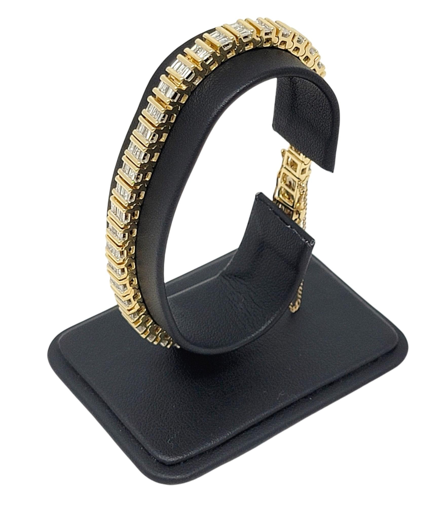 3.75 Carats Total Baguette Diamond 14 Karat Yellow Gold Bar Link Tennis Bracelet For Sale 5