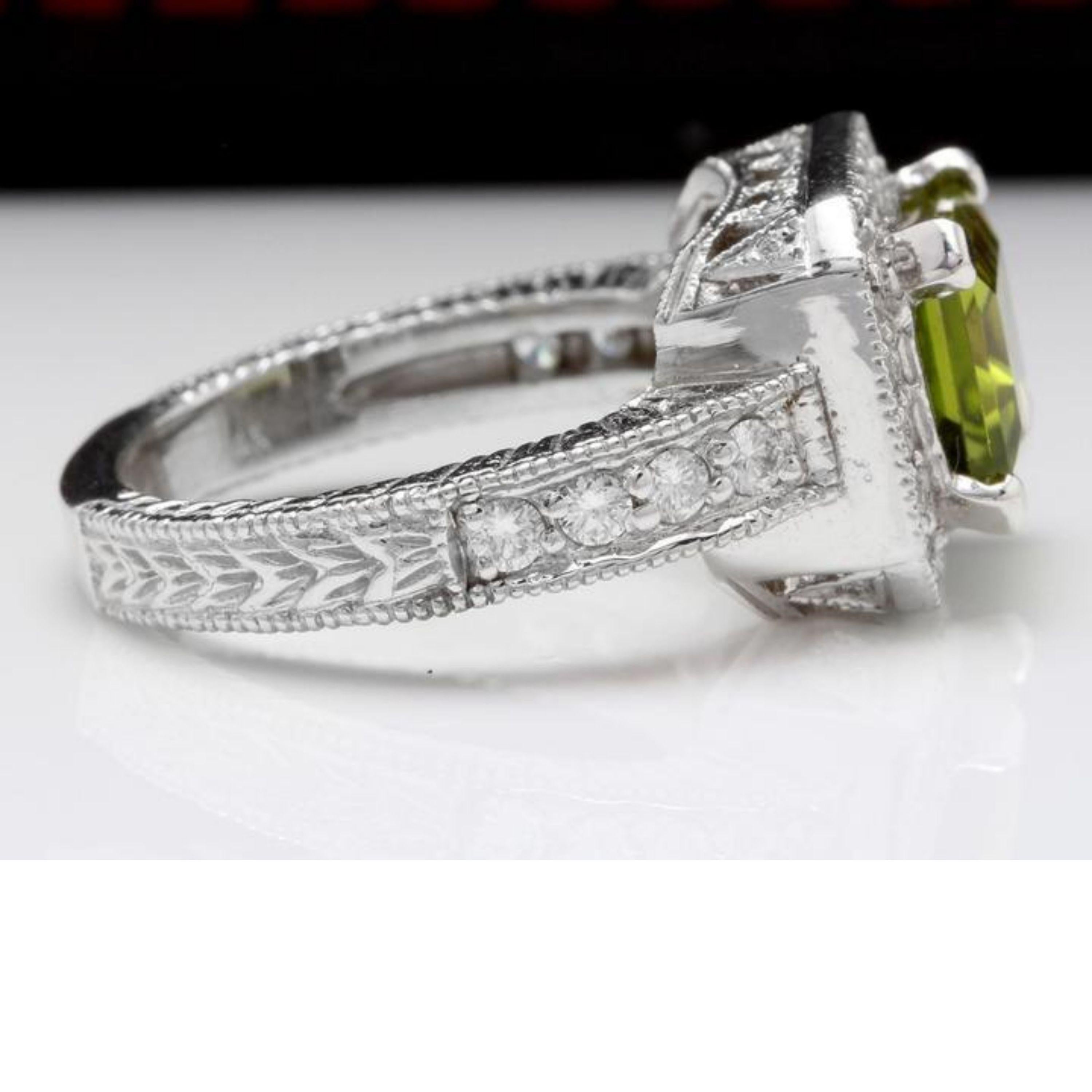 Taille mixte Bague en or blanc massif 14 carats avec diamants et péridot naturel de 3,75 carats, très belle apparence en vente