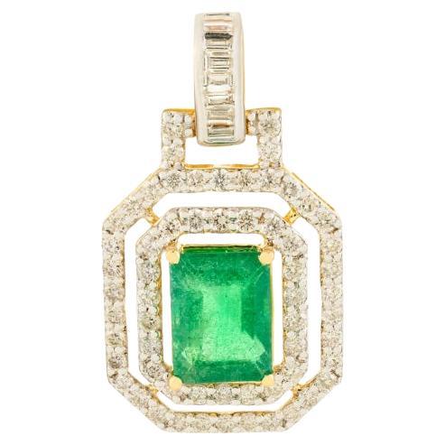 3,75 Ct. Colgante de Esmeralda Octogonal con Diamantes en Oro Amarillo de 18K Regalo para Ella
