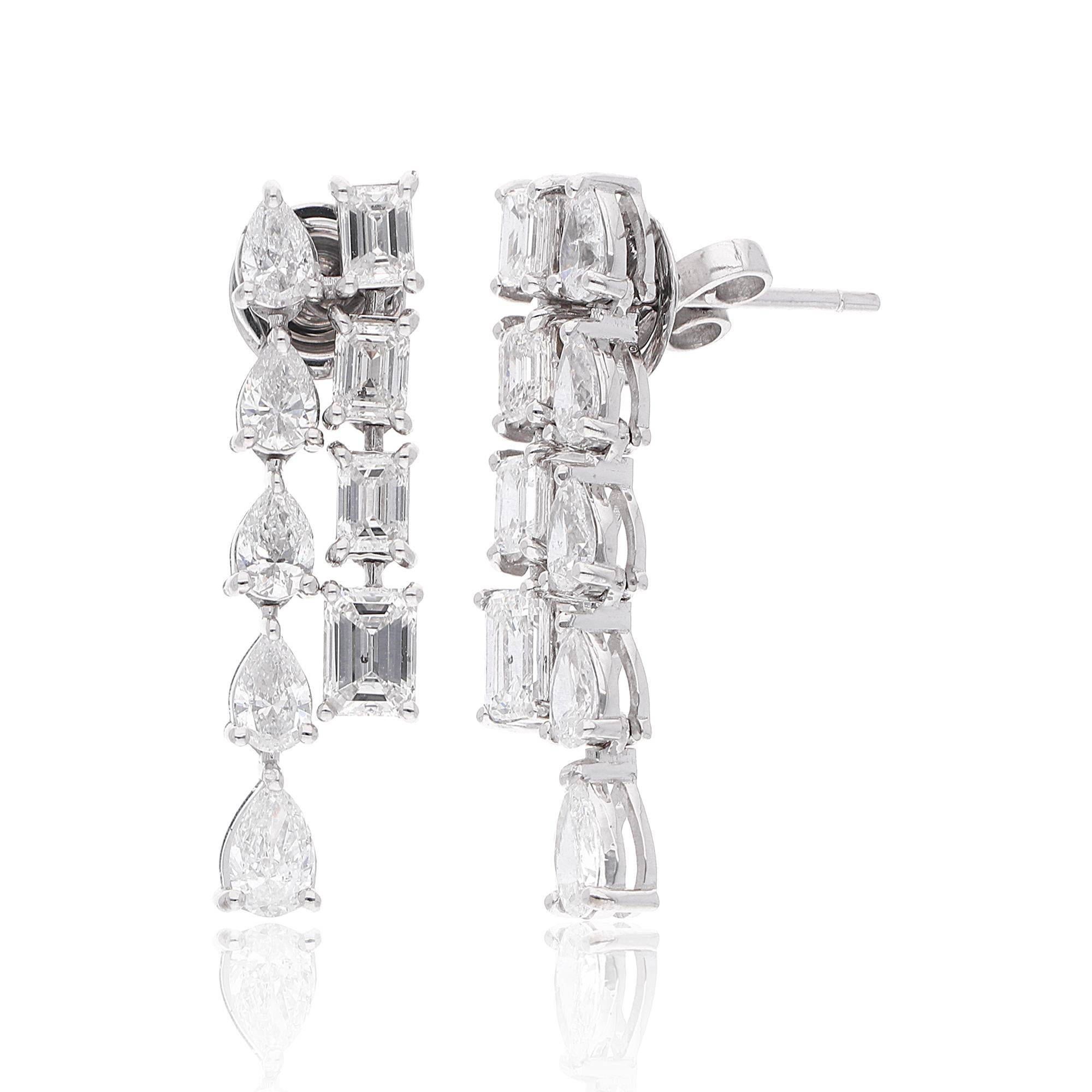 Moderne Boucles d'oreilles en or blanc 18 carats avec diamants taille poire et émeraude de 3,75 carats, fabrication artisanale en vente