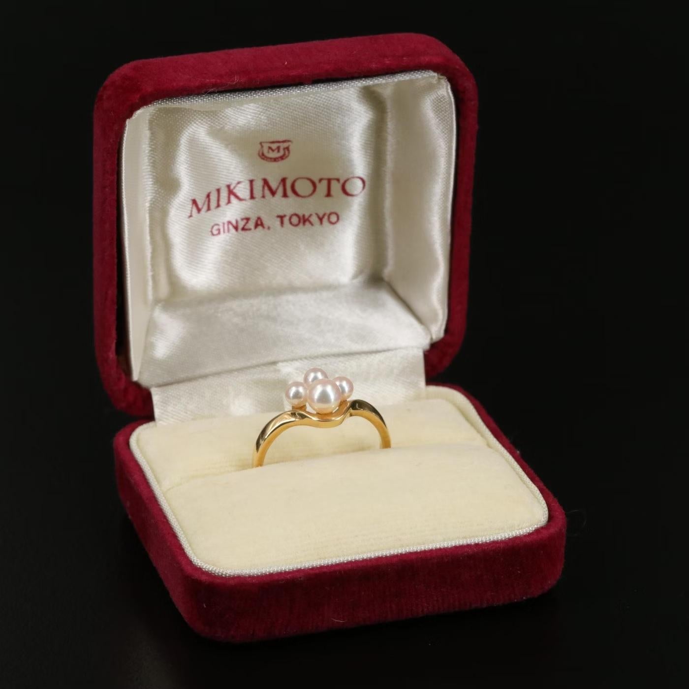 $3750 / 18K Gold Mikimoto Designer Ring / Mikimoto pearls / with original box In New Condition In Rancho Mirage, CA