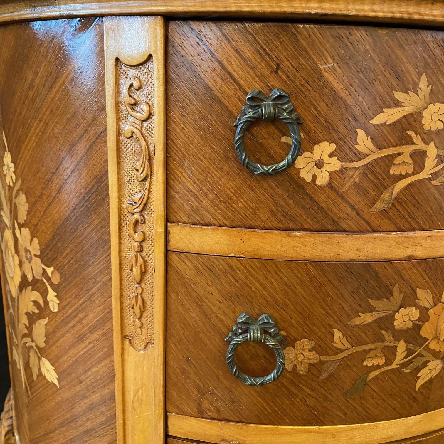 #3755 : Table d'appoint et petit cabinet Louis XV Elegance à plateau en marbre en vente 2