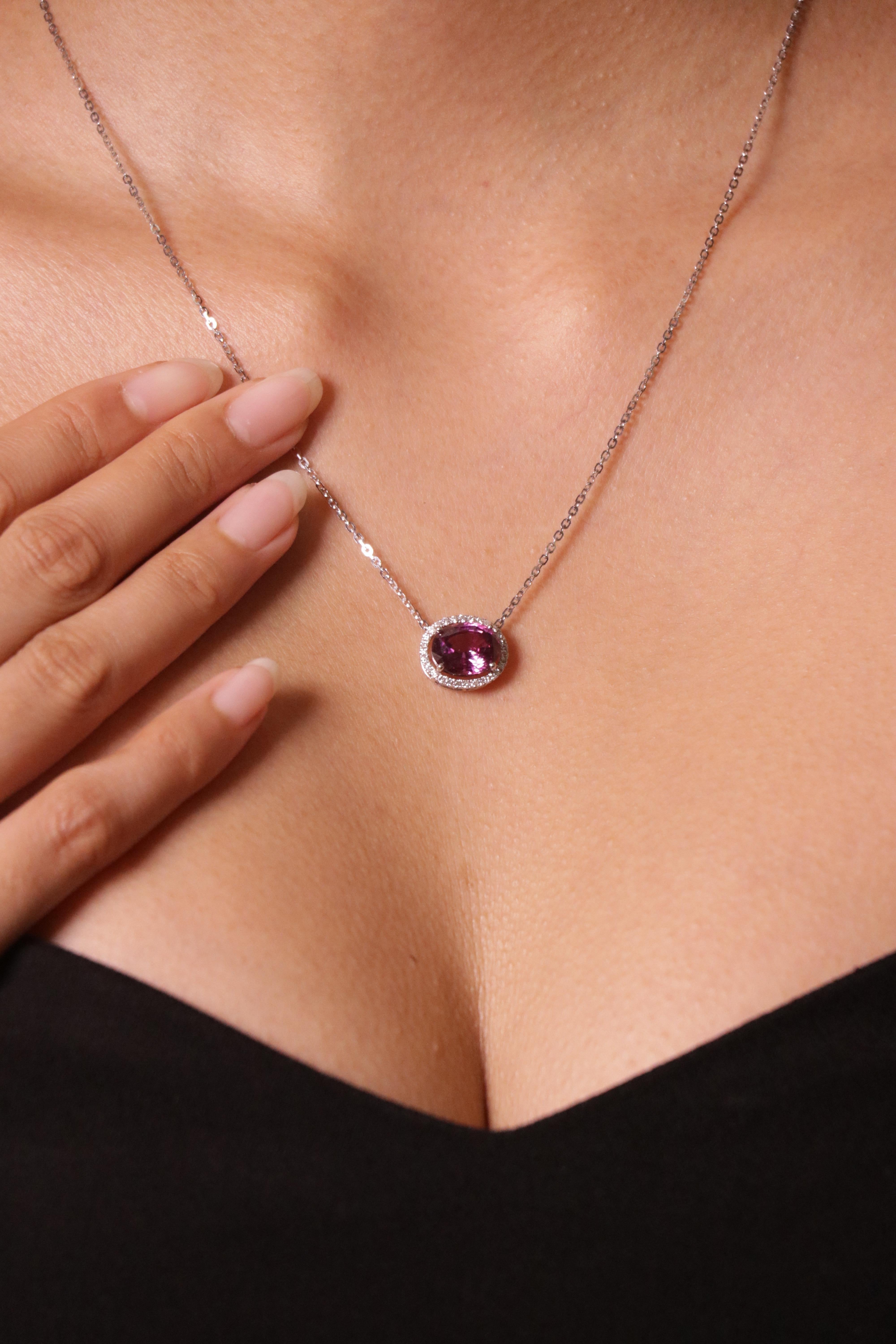 3,75 Karat rosa-lila Granat und Diamant-Anhänger Halskette im Angebot 1