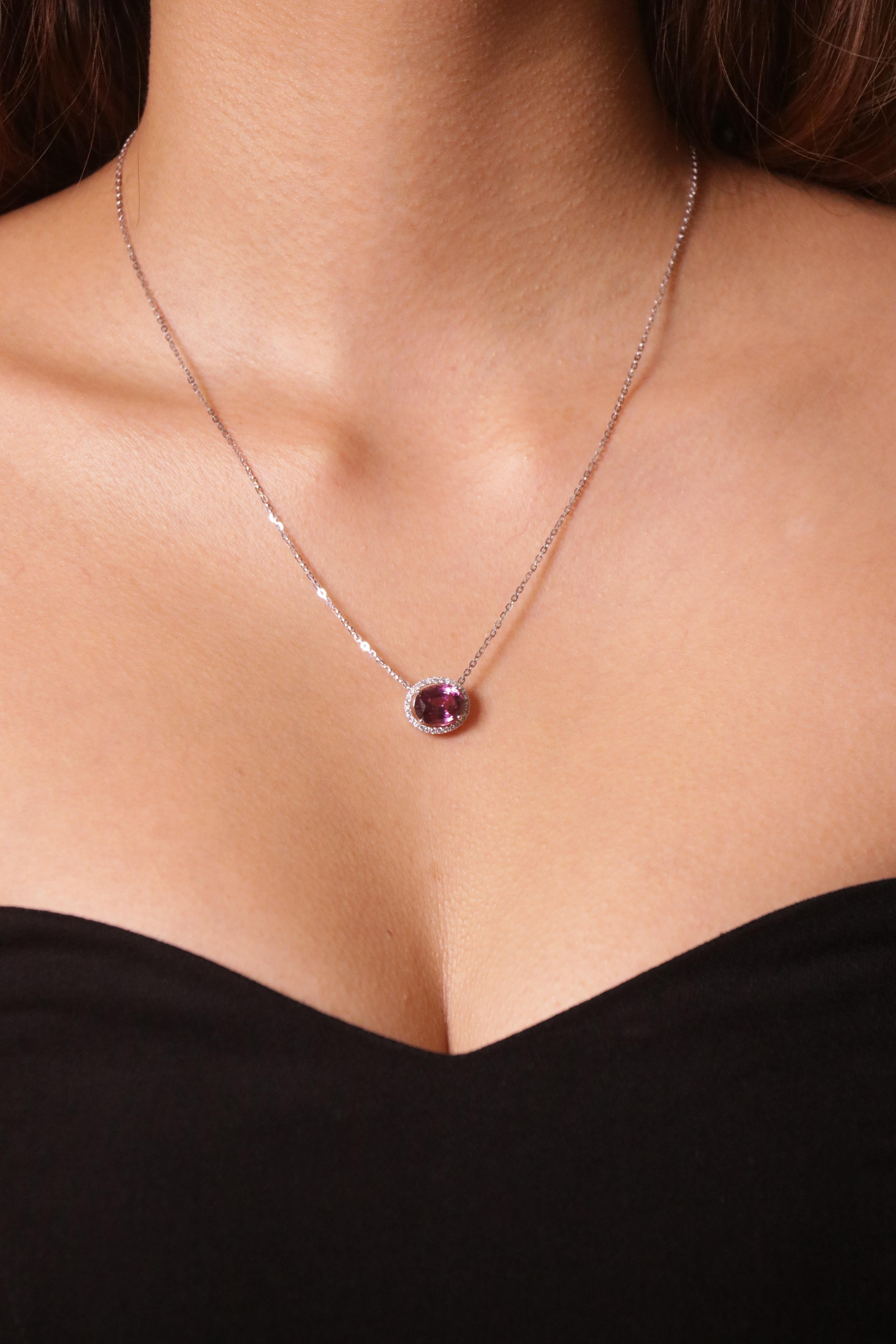 3,75 Karat rosa-lila Granat und Diamant-Anhänger Halskette im Angebot 2