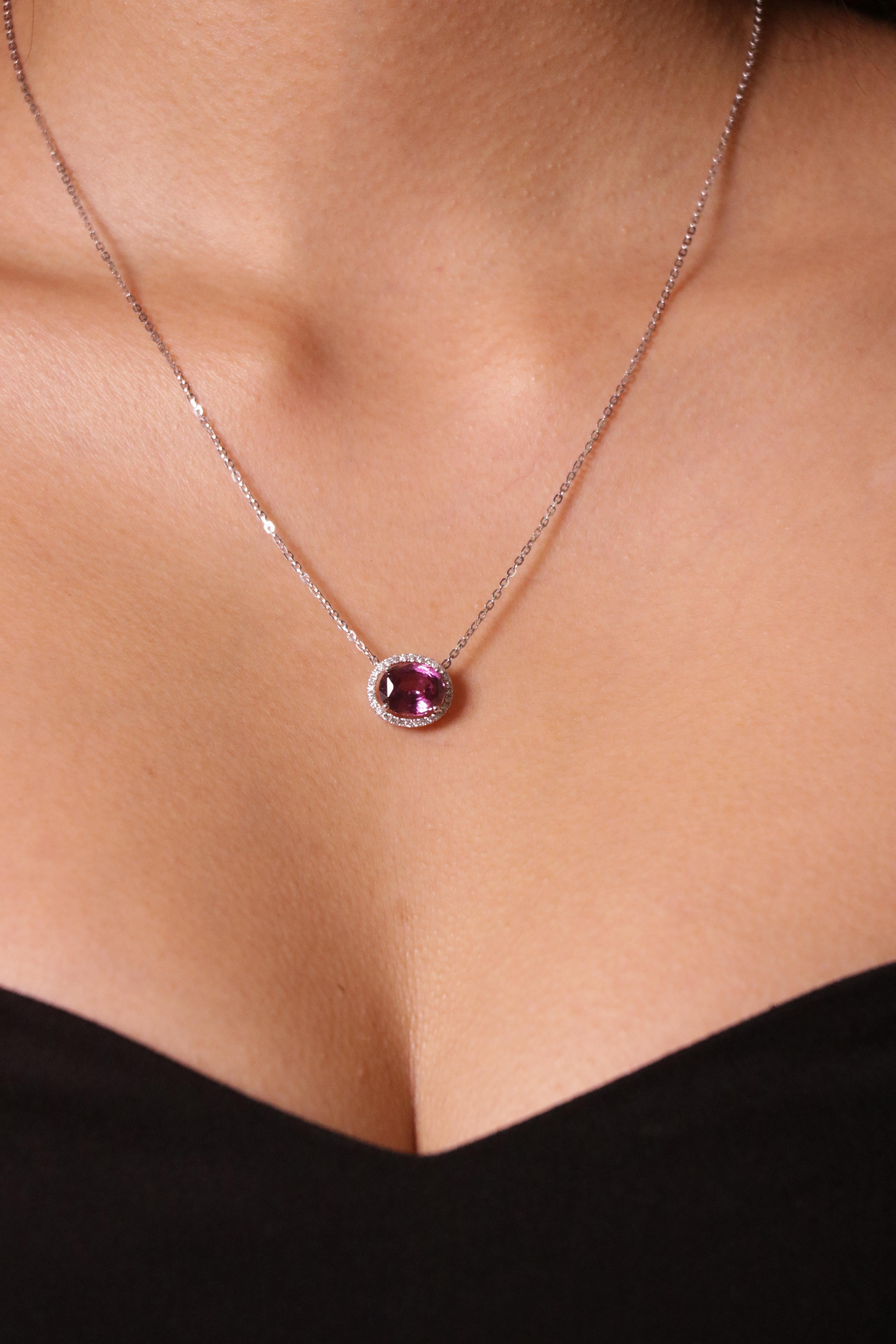 3,75 Karat rosa-lila Granat und Diamant-Anhänger Halskette im Angebot 3