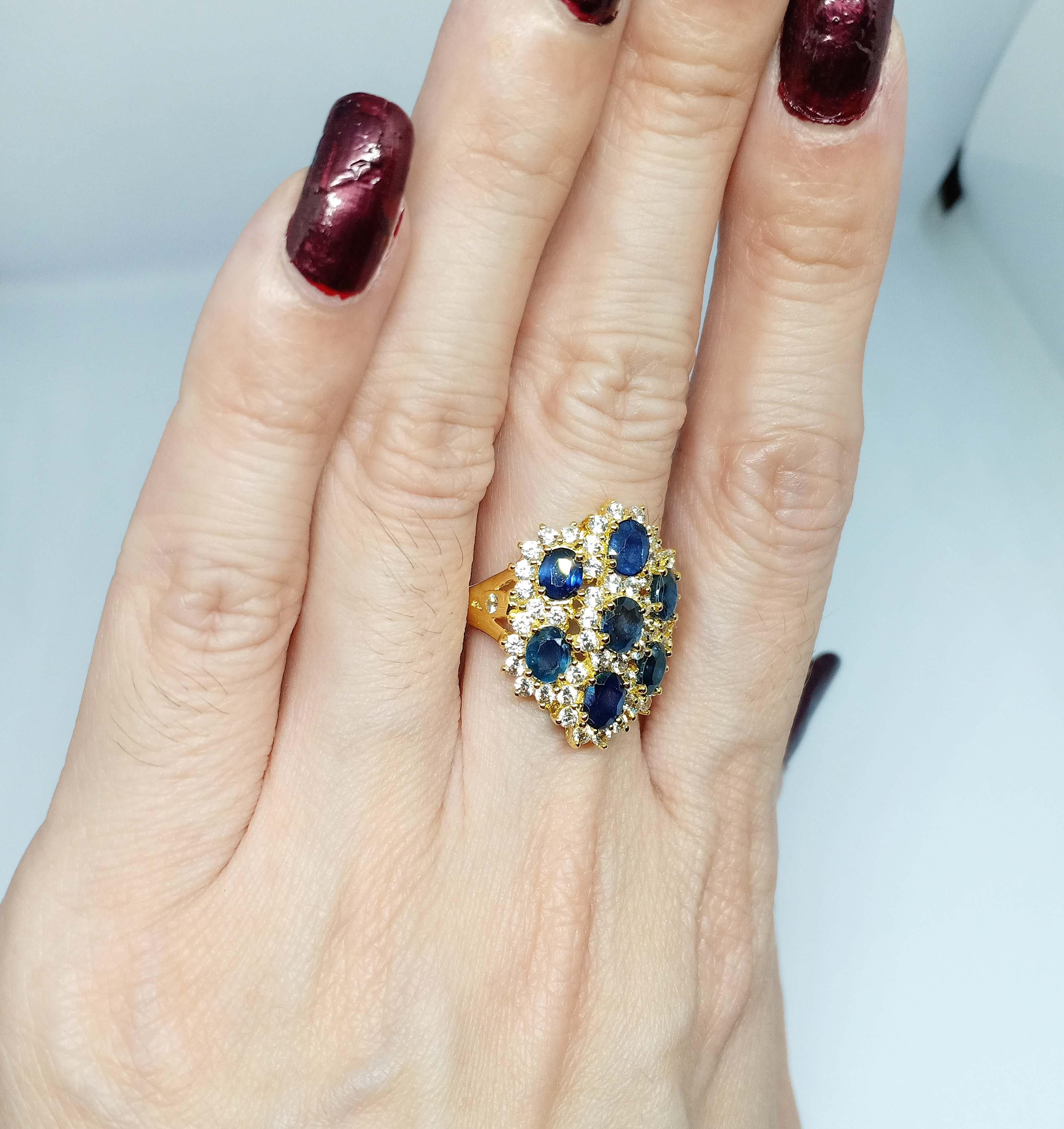 3,75cts. Anello con zaffiro blu.Argento 925 placcato oro 18 carati in vendita 4