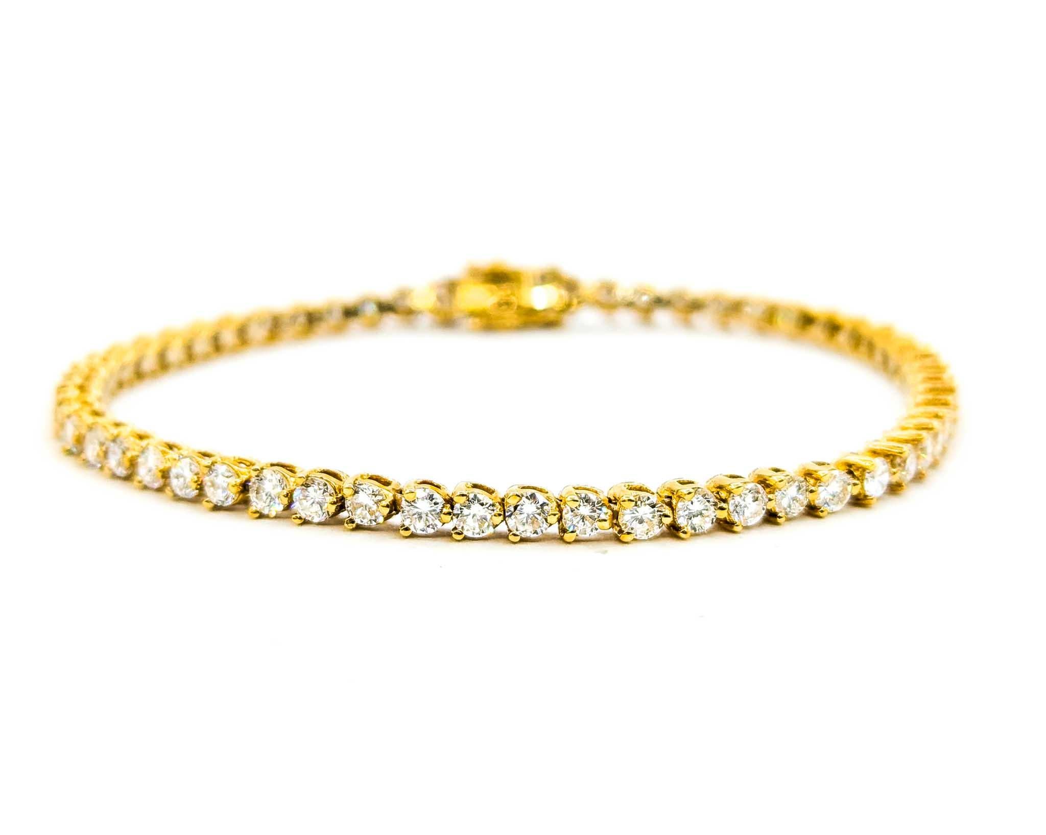 3.75ctw Diamond Tennis Bracelet in 18k Yellow Gold For Sale 7