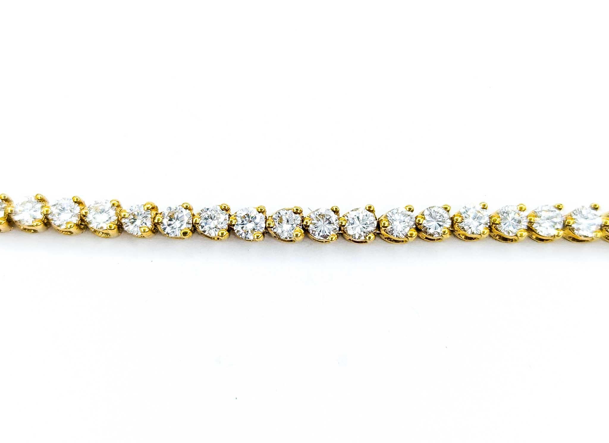 3.75ctw Diamond Tennis Bracelet in 18k Yellow Gold For Sale 1