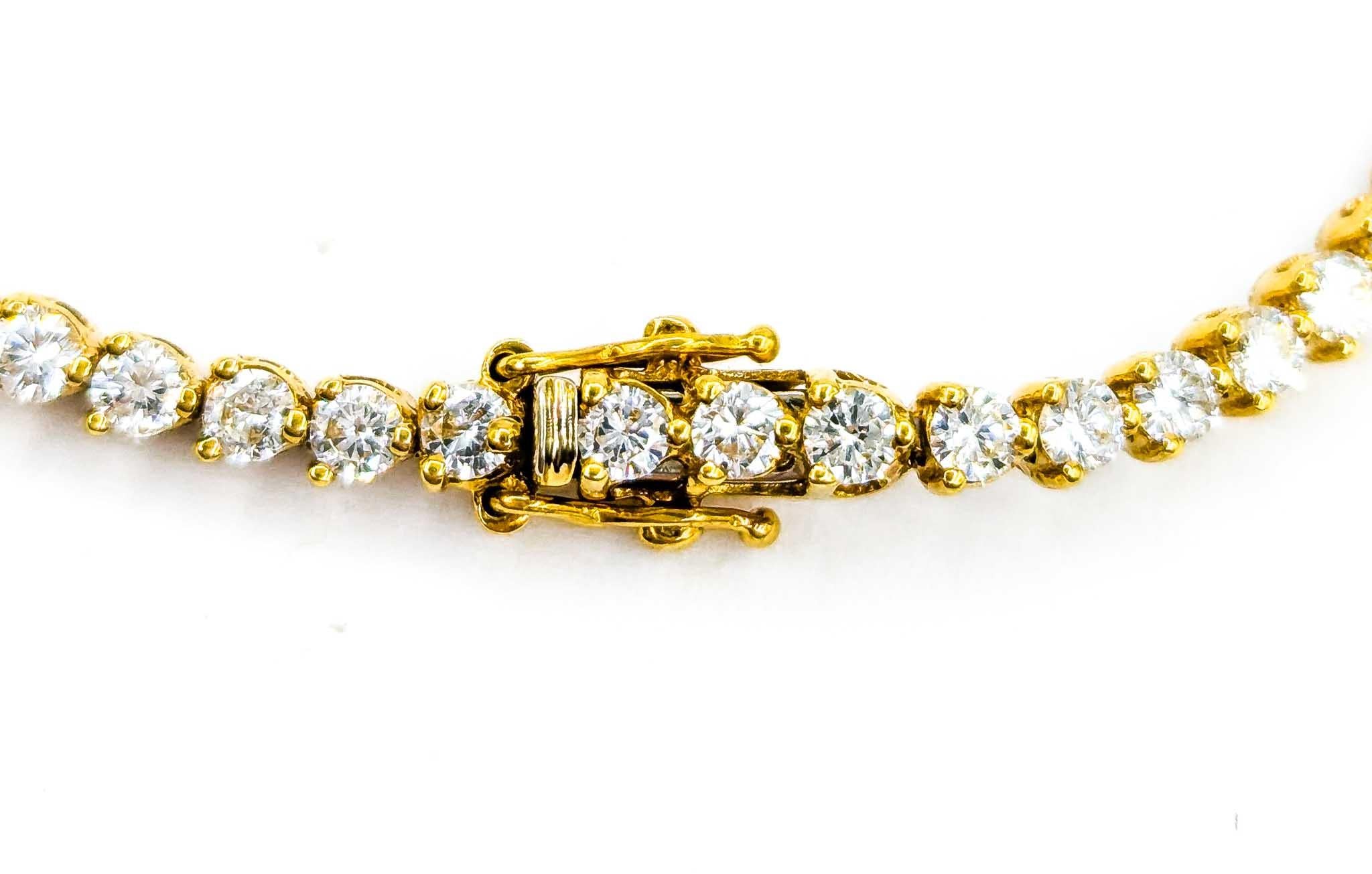 3.75ctw Diamond Tennis Bracelet in 18k Yellow Gold For Sale 2